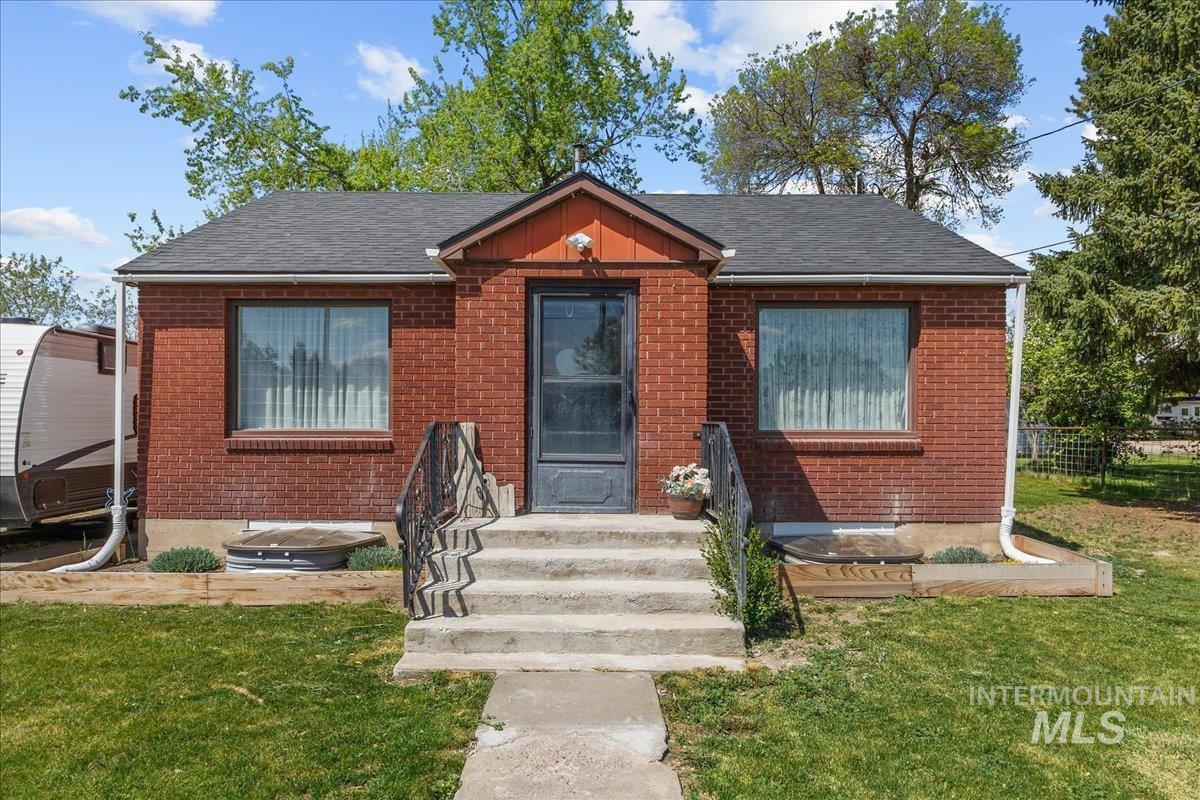 1958 E 1775 S, Gooding, Idaho 83330, 4 Bedrooms, 1 Bathroom, Residential For Sale, Price $279,900,MLS 98985213