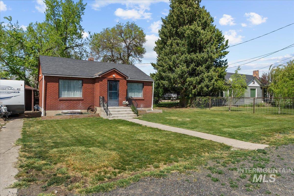 1958 E 1775 S, Gooding, Idaho 83330, 4 Bedrooms, 1 Bathroom, Residential For Sale, Price $279,900,MLS 98985213