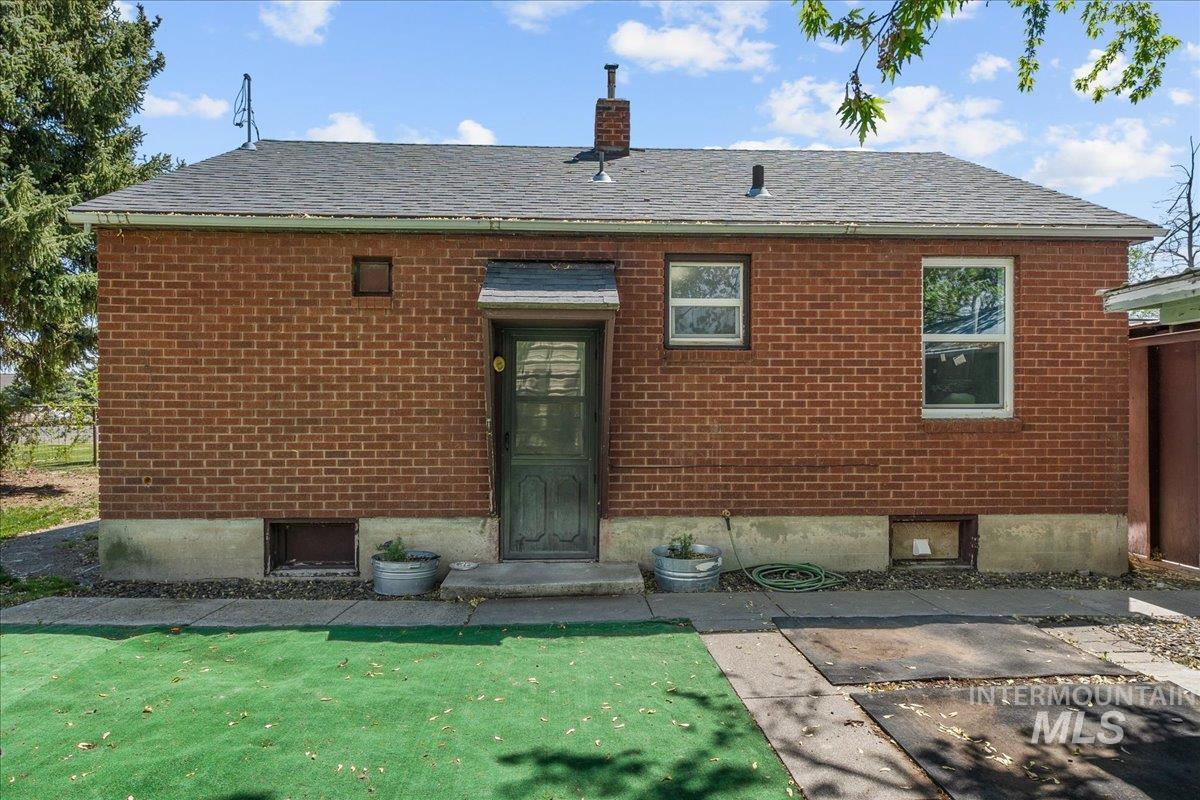 1958 E 1775 S, Gooding, Idaho 83330, 4 Bedrooms, 1 Bathroom, Residential For Sale, Price $279,900,MLS 98985213