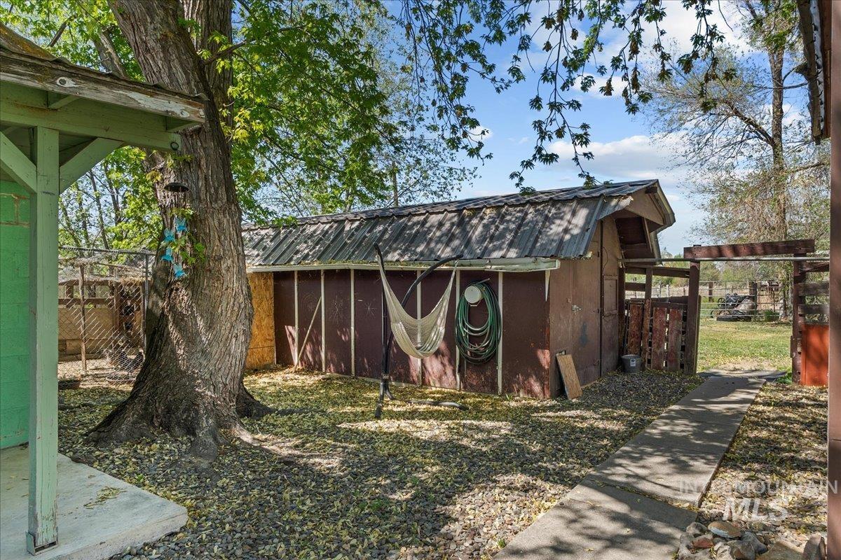 1958 E 1775 S, Gooding, Idaho 83330, 4 Bedrooms, 1 Bathroom, Residential For Sale, Price $279,900,MLS 98985213