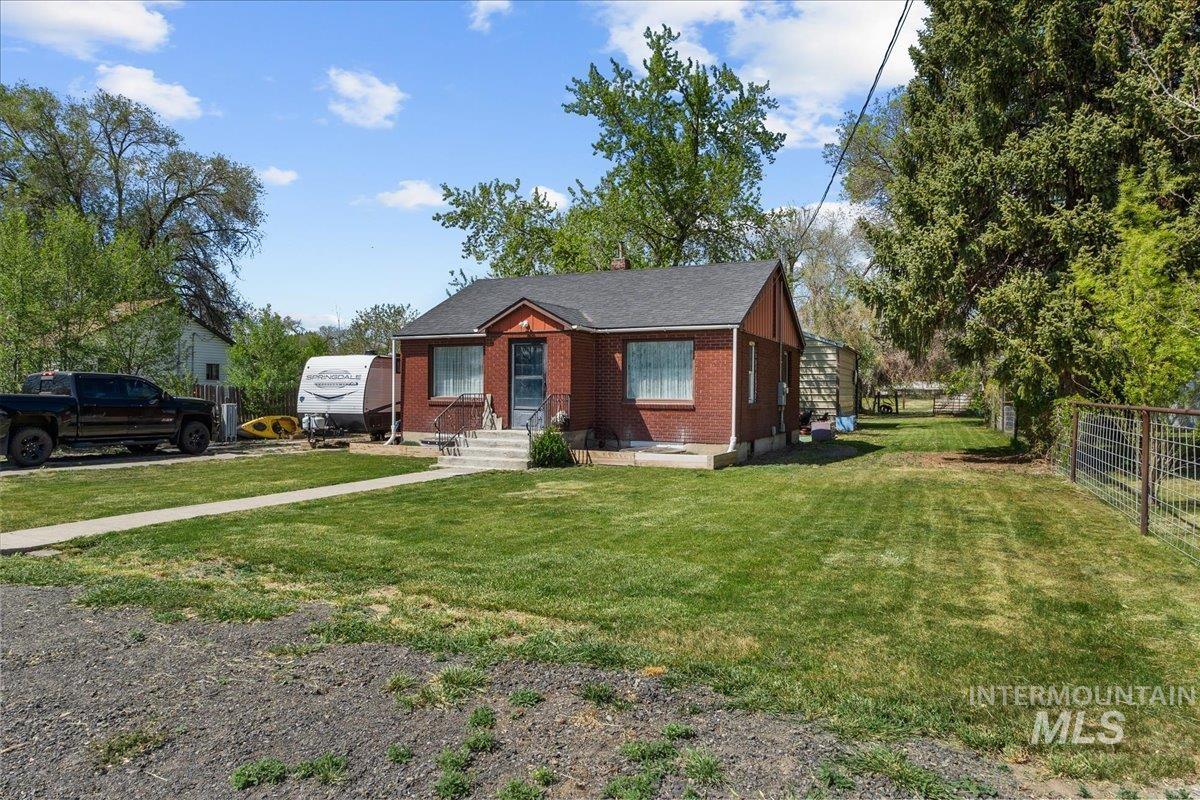 1958 E 1775 S, Gooding, Idaho 83330, 4 Bedrooms, 1 Bathroom, Residential For Sale, Price $279,900,MLS 98985213
