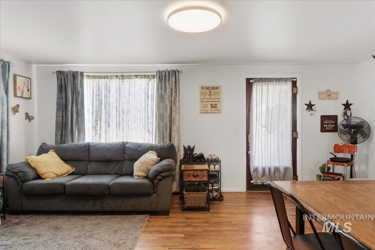 1958 E 1775 S, Gooding, Idaho 83330, 4 Bedrooms, 1 Bathroom, Residential For Sale, Price $279,900,MLS 98985213