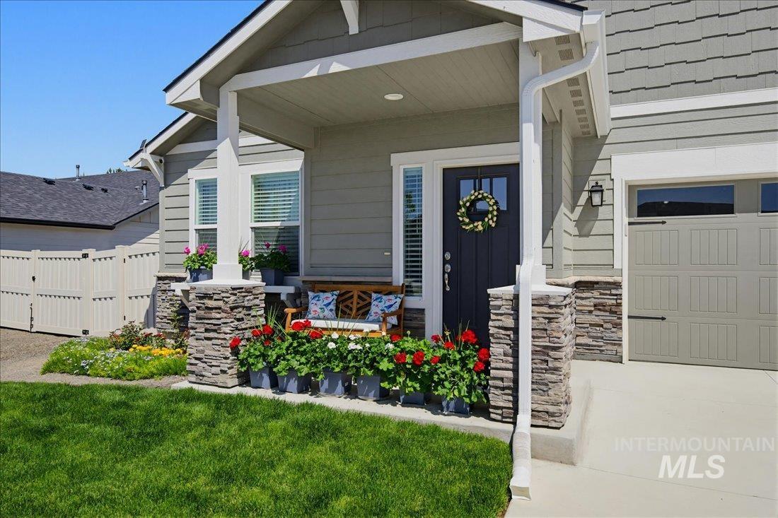 1354 Hayhook St., Middleton, Idaho 83644, 3 Bedrooms, 2 Bathrooms, Residential For Sale, Price $427,000,MLS 98985215