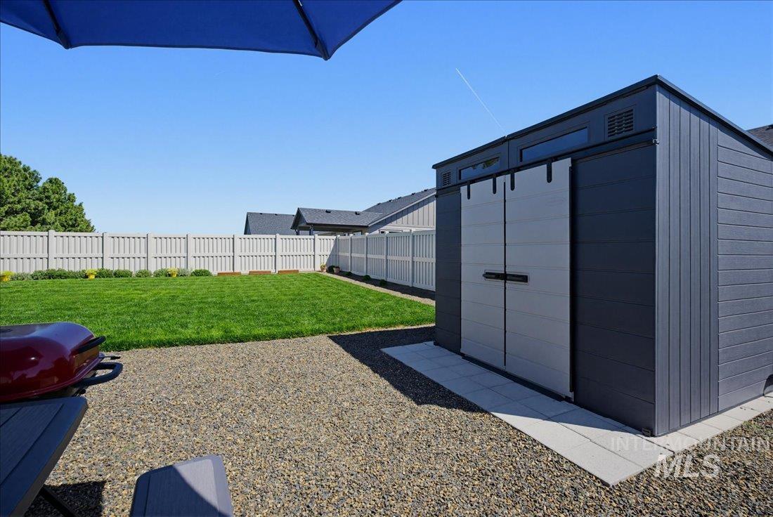 1354 Hayhook St., Middleton, Idaho 83644, 3 Bedrooms, 2 Bathrooms, Residential For Sale, Price $427,000,MLS 98985215