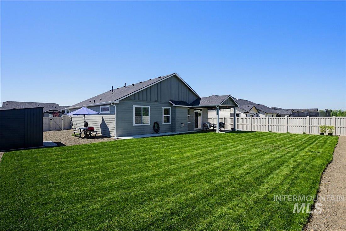 1354 Hayhook St., Middleton, Idaho 83644, 3 Bedrooms, 2 Bathrooms, Residential For Sale, Price $427,000,MLS 98985215