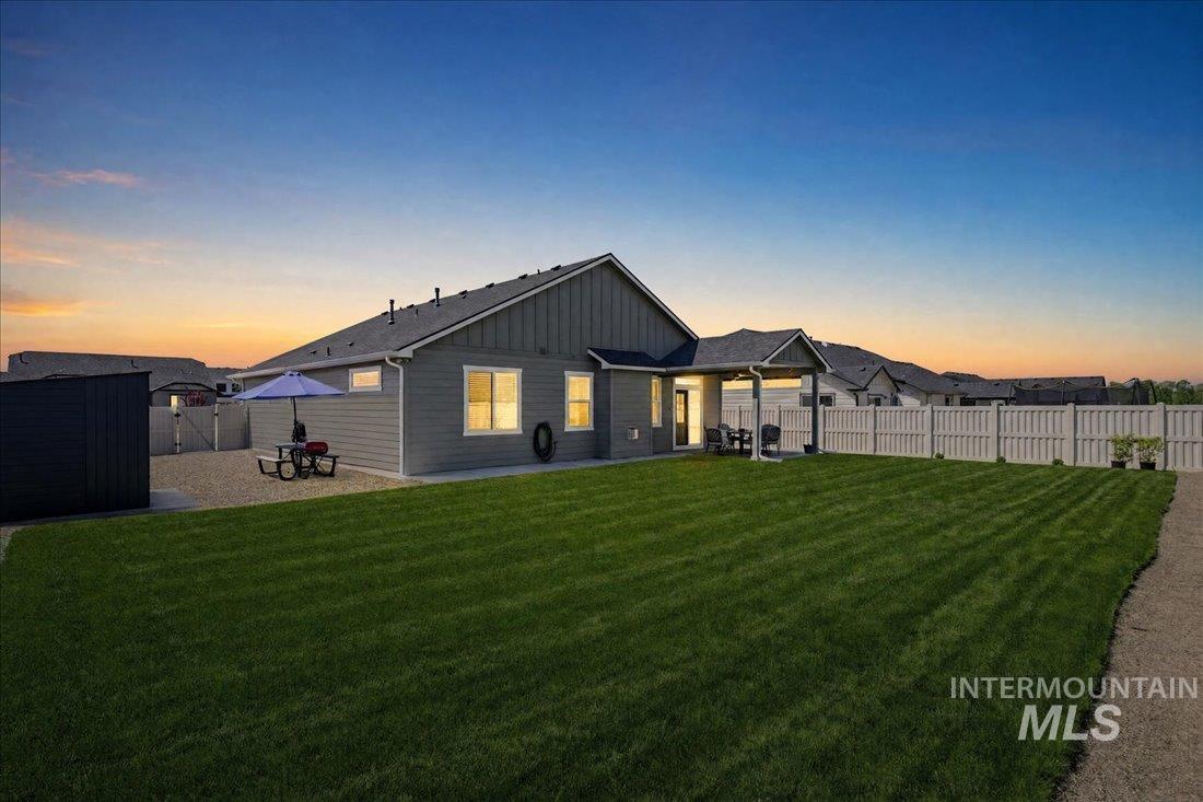 1354 Hayhook St., Middleton, Idaho 83644, 3 Bedrooms, 2 Bathrooms, Residential For Sale, Price $427,000,MLS 98985215