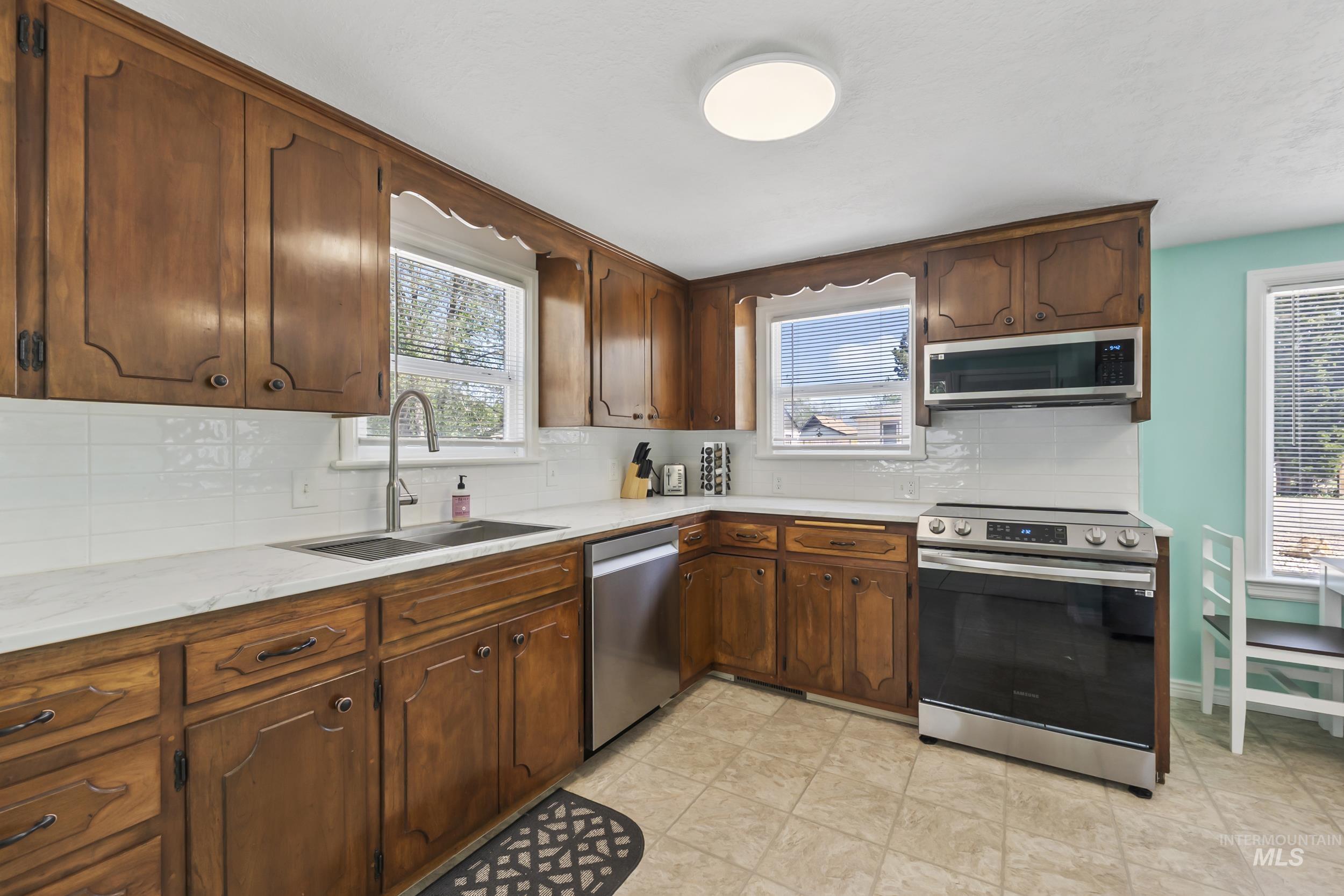 1629 S Shoshone Street, Boise, Idaho 83705, 4 Bedrooms, 3.5 Bathrooms, Residential For Sale, Price $775,000,MLS 98985217