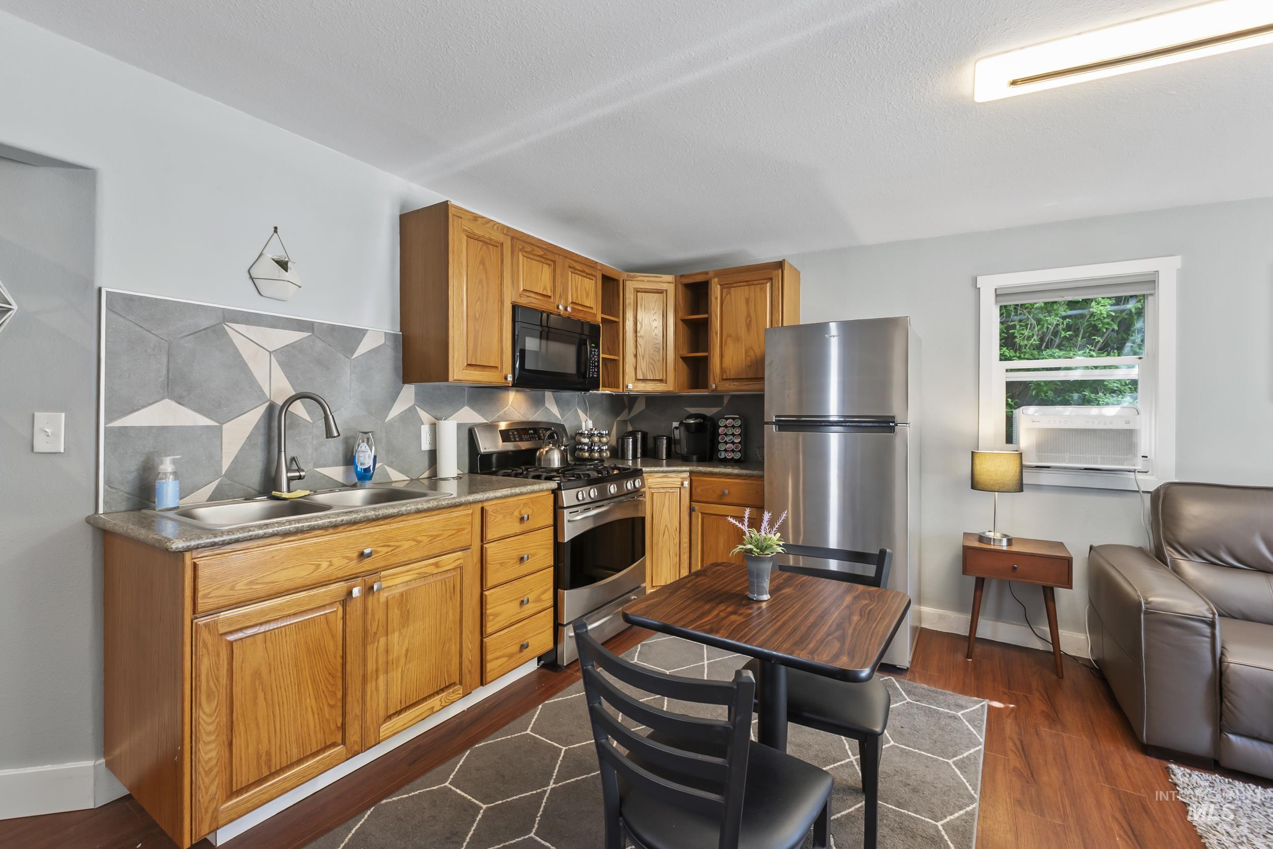 1629 S Shoshone Street, Boise, Idaho 83705, 4 Bedrooms, 3.5 Bathrooms, Residential For Sale, Price $775,000,MLS 98985217