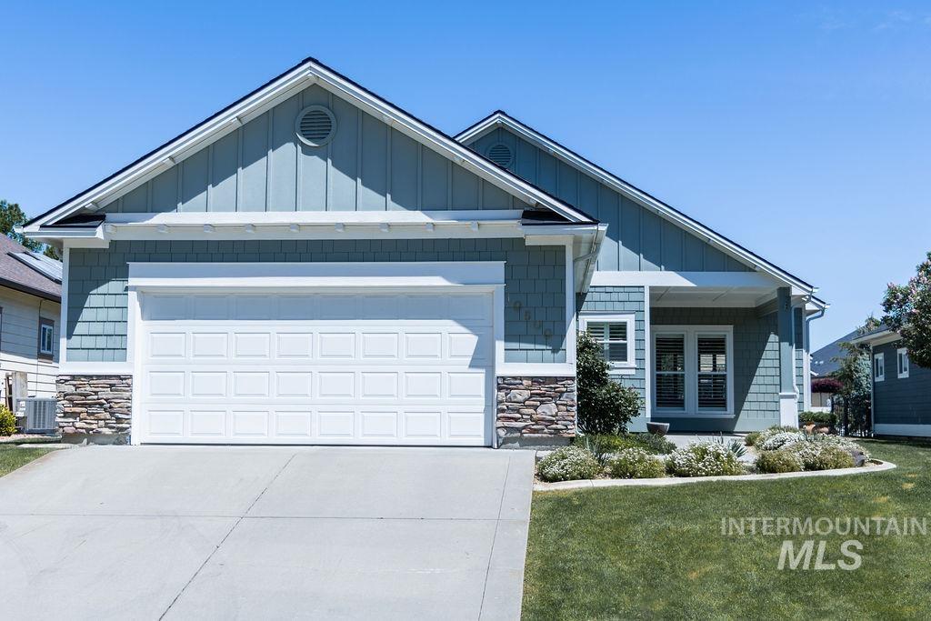 10500 W Waterway Ct, Boise, Idaho 83714, 2 Bedrooms, 2 Bathrooms, Residential For Sale, Price $499,900,MLS 98985221