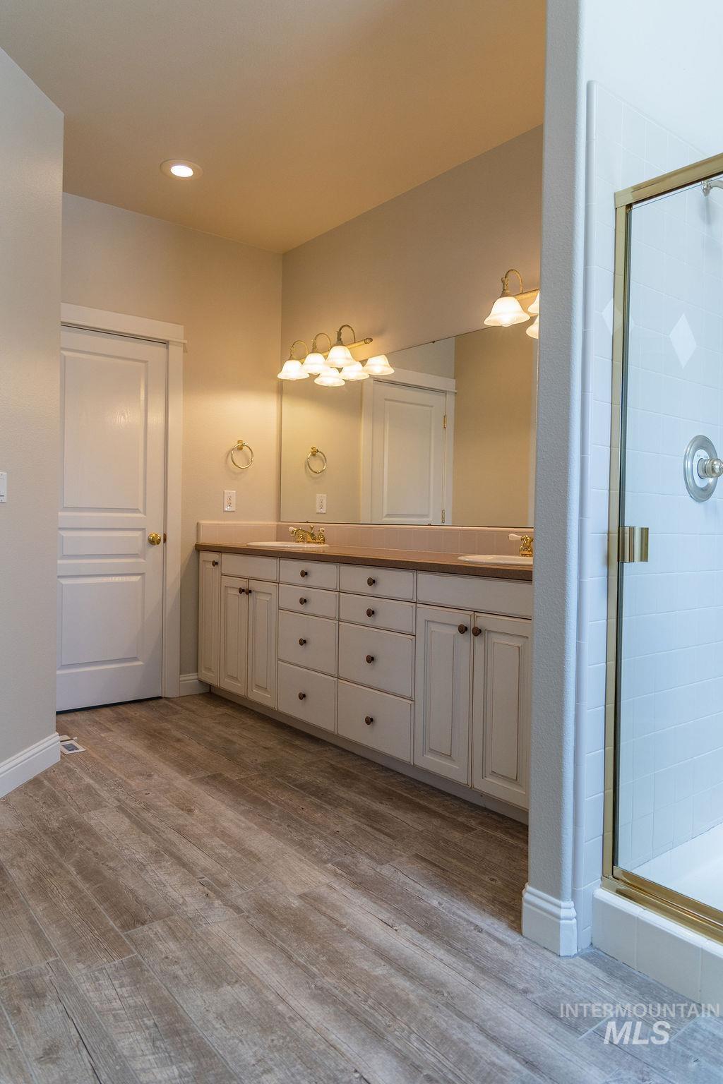 10500 W Waterway Ct, Boise, Idaho 83714, 2 Bedrooms, 2 Bathrooms, Residential For Sale, Price $499,900,MLS 98985221