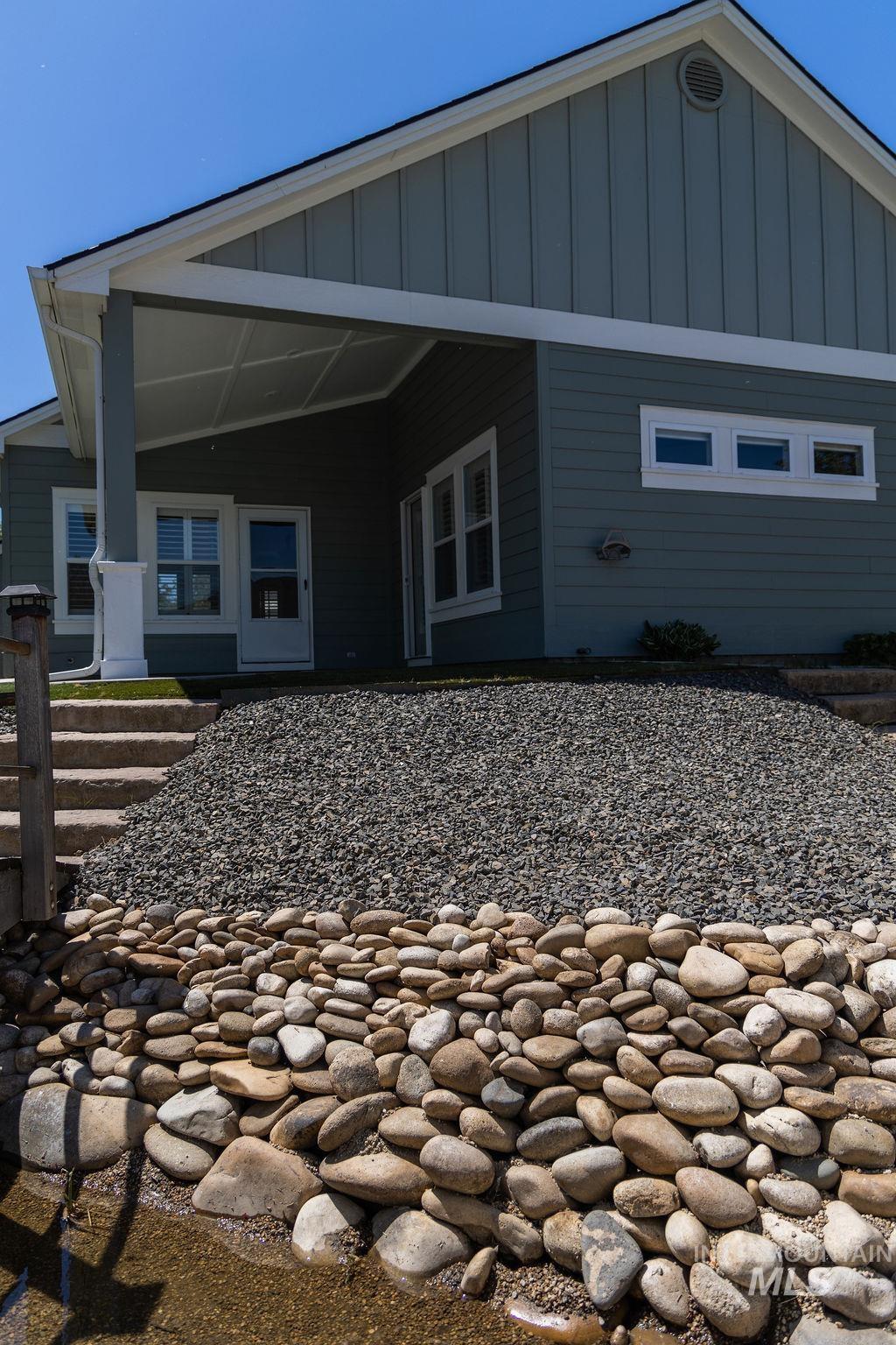 10500 W Waterway Ct, Boise, Idaho 83714, 2 Bedrooms, 2 Bathrooms, Residential For Sale, Price $499,900,MLS 98985221