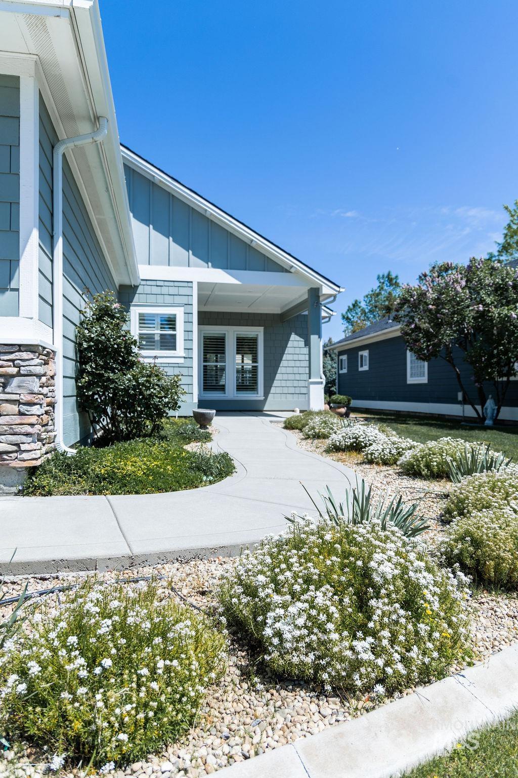 10500 W Waterway Ct, Boise, Idaho 83714, 2 Bedrooms, 2 Bathrooms, Residential For Sale, Price $499,900,MLS 98985221