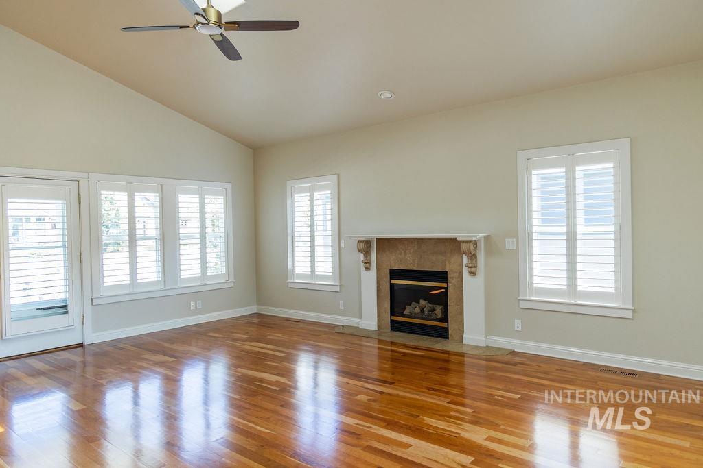 10500 W Waterway Ct, Boise, Idaho 83714, 2 Bedrooms, 2 Bathrooms, Residential For Sale, Price $499,900,MLS 98985221