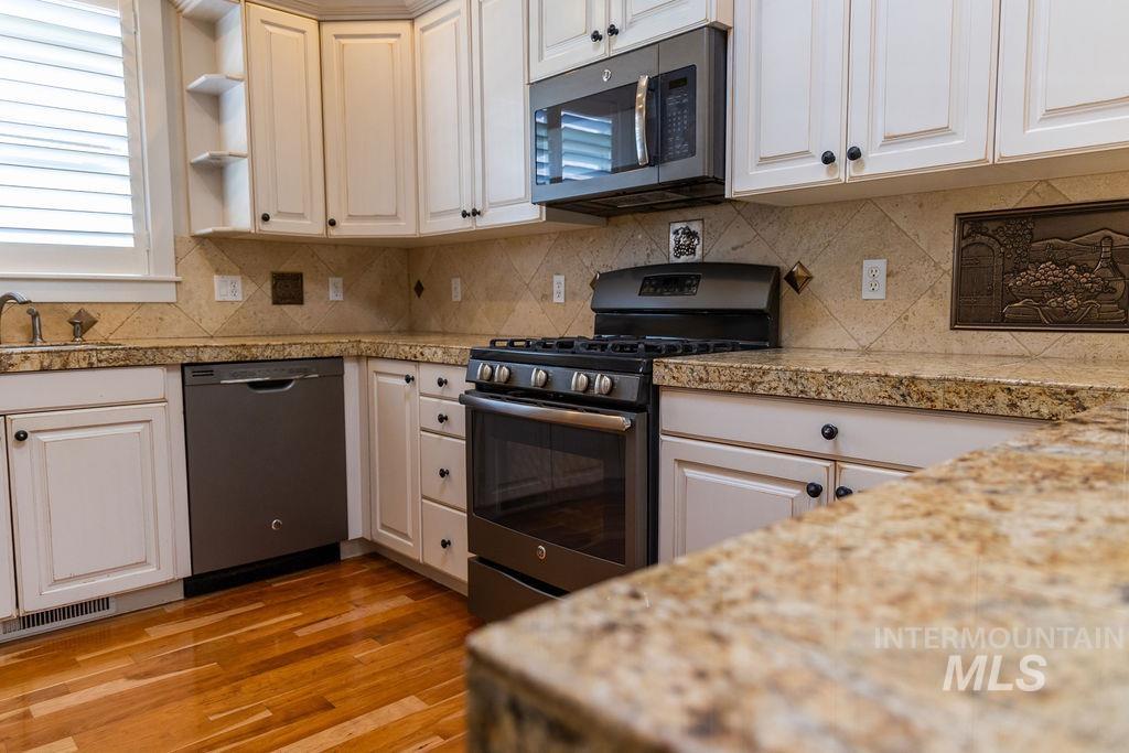 10500 W Waterway Ct, Boise, Idaho 83714, 2 Bedrooms, 2 Bathrooms, Residential For Sale, Price $499,900,MLS 98985221