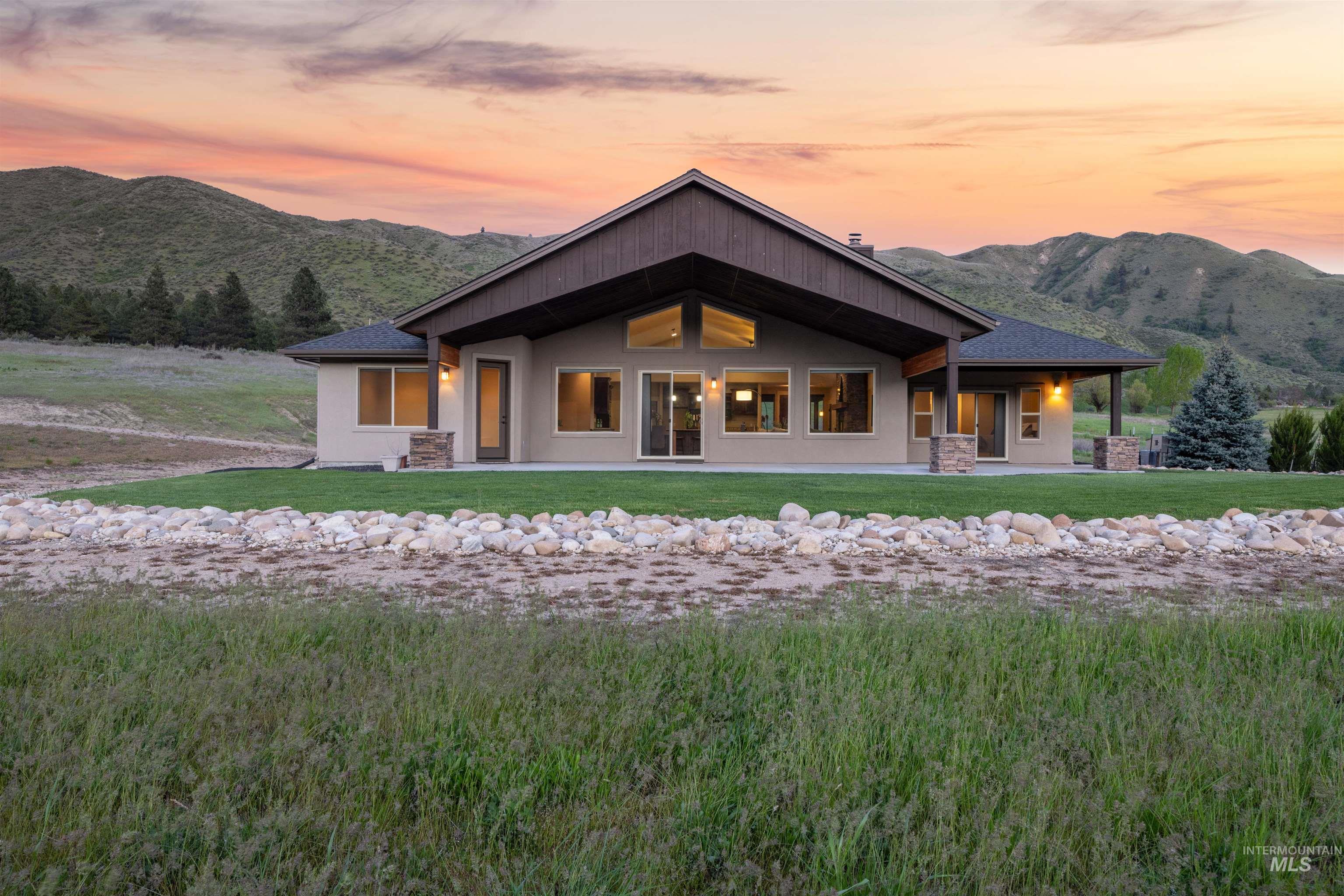 6 Rim Canyon Ln, Boise, Idaho 83716, 3 Bedrooms, 3 Bathrooms, Residential For Sale, Price $975,000,MLS 98985222