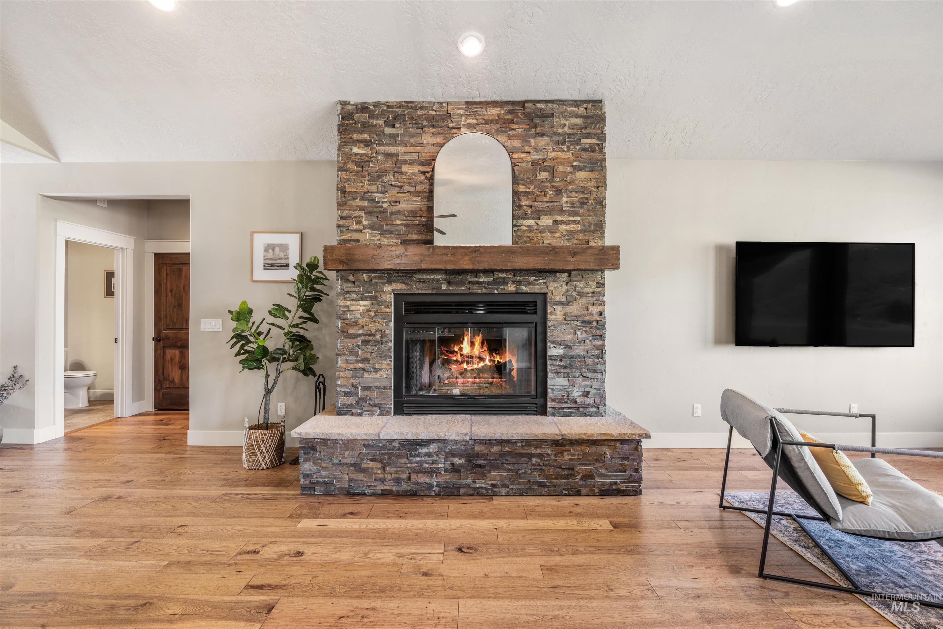 6 Rim Canyon Ln, Boise, Idaho 83716, 3 Bedrooms, 3 Bathrooms, Residential For Sale, Price $975,000,MLS 98985222