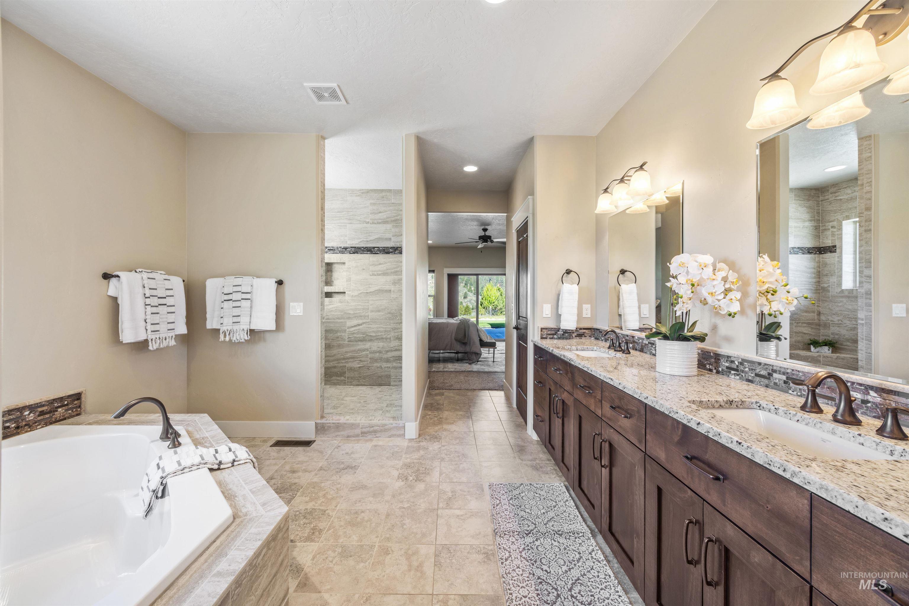 6 Rim Canyon Ln, Boise, Idaho 83716, 3 Bedrooms, 3 Bathrooms, Residential For Sale, Price $975,000,MLS 98985222