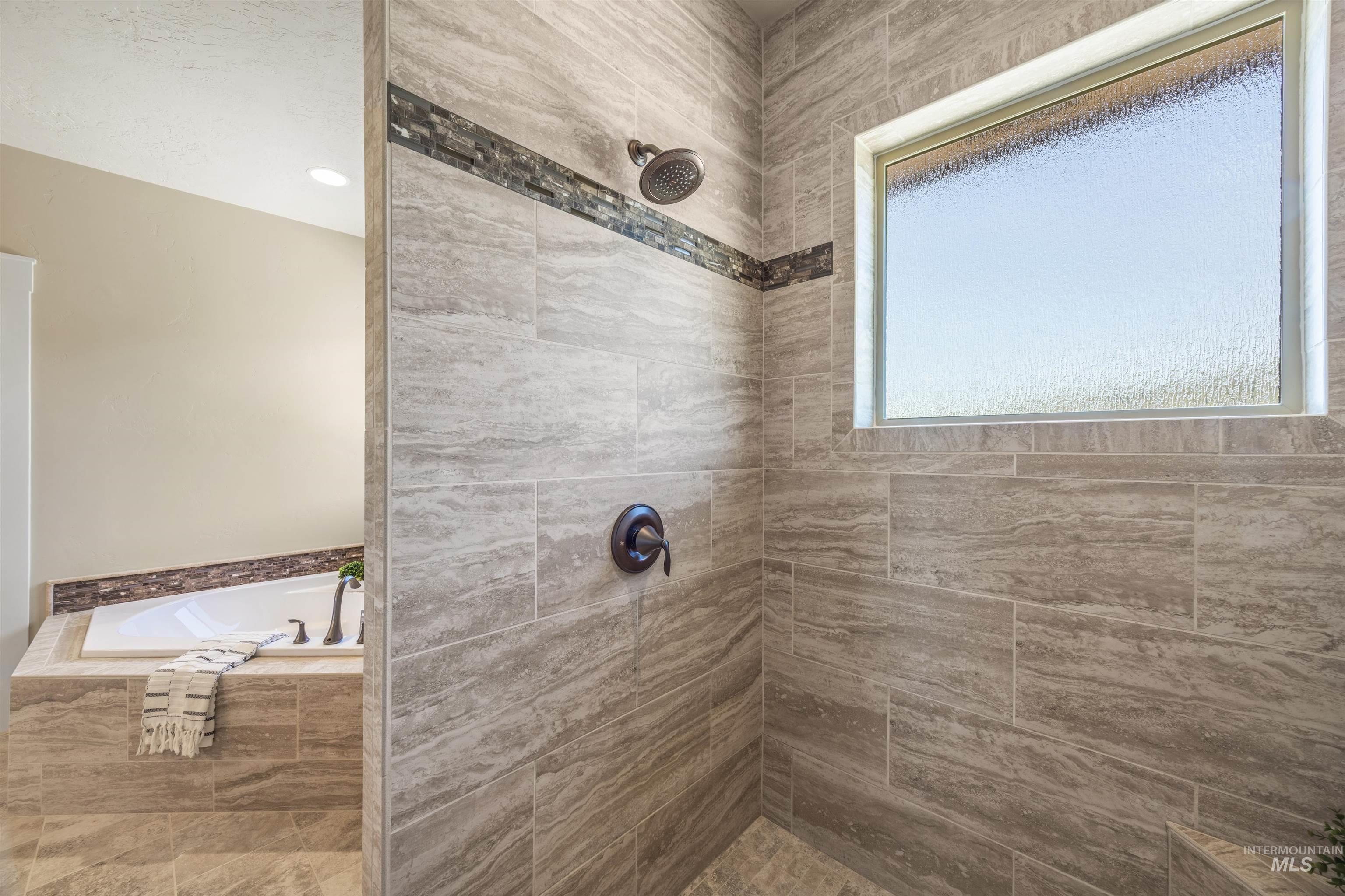 6 Rim Canyon Ln, Boise, Idaho 83716, 3 Bedrooms, 3 Bathrooms, Residential For Sale, Price $975,000,MLS 98985222