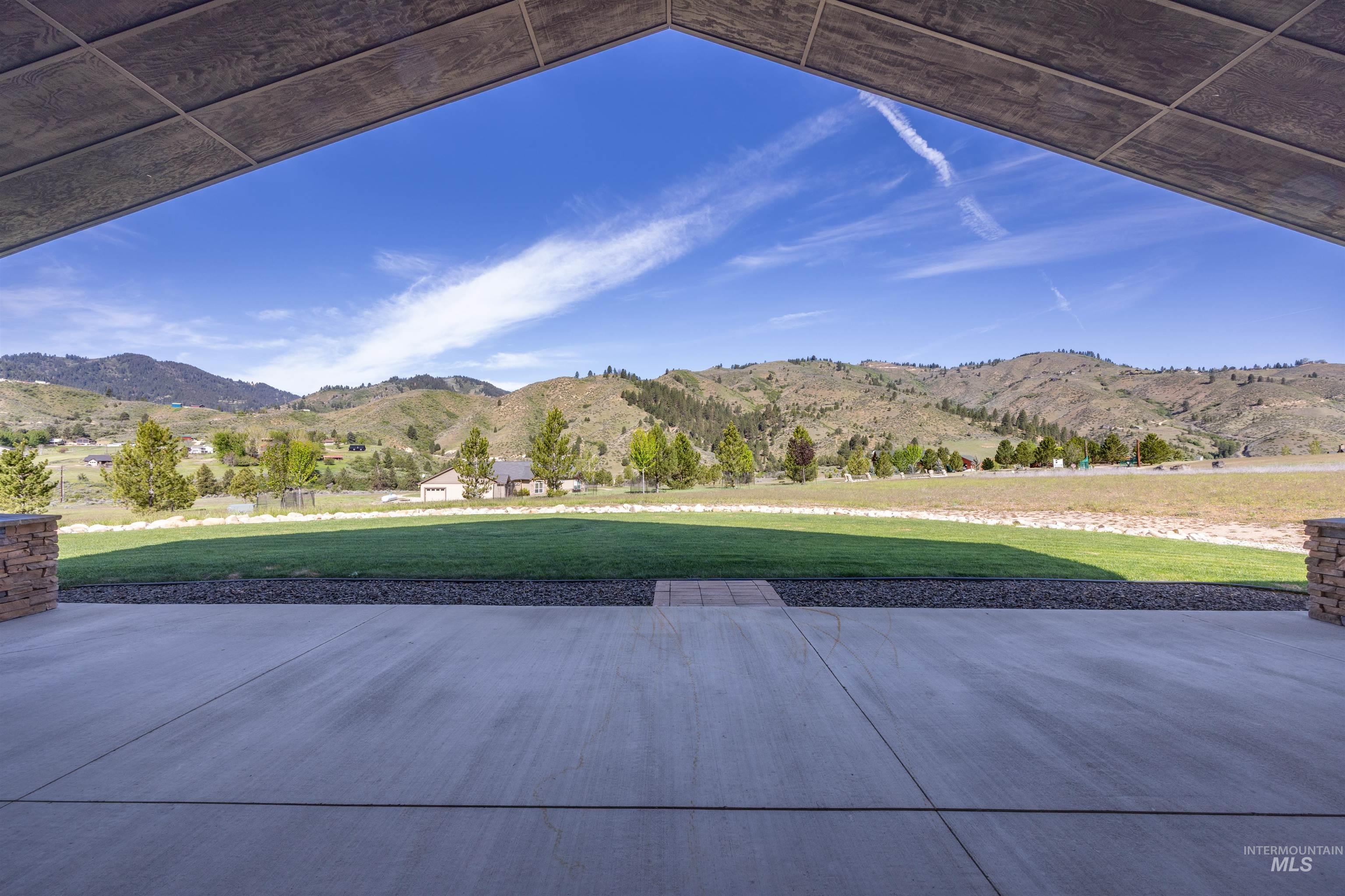 6 Rim Canyon Ln, Boise, Idaho 83716, 3 Bedrooms, 3 Bathrooms, Residential For Sale, Price $975,000,MLS 98985222