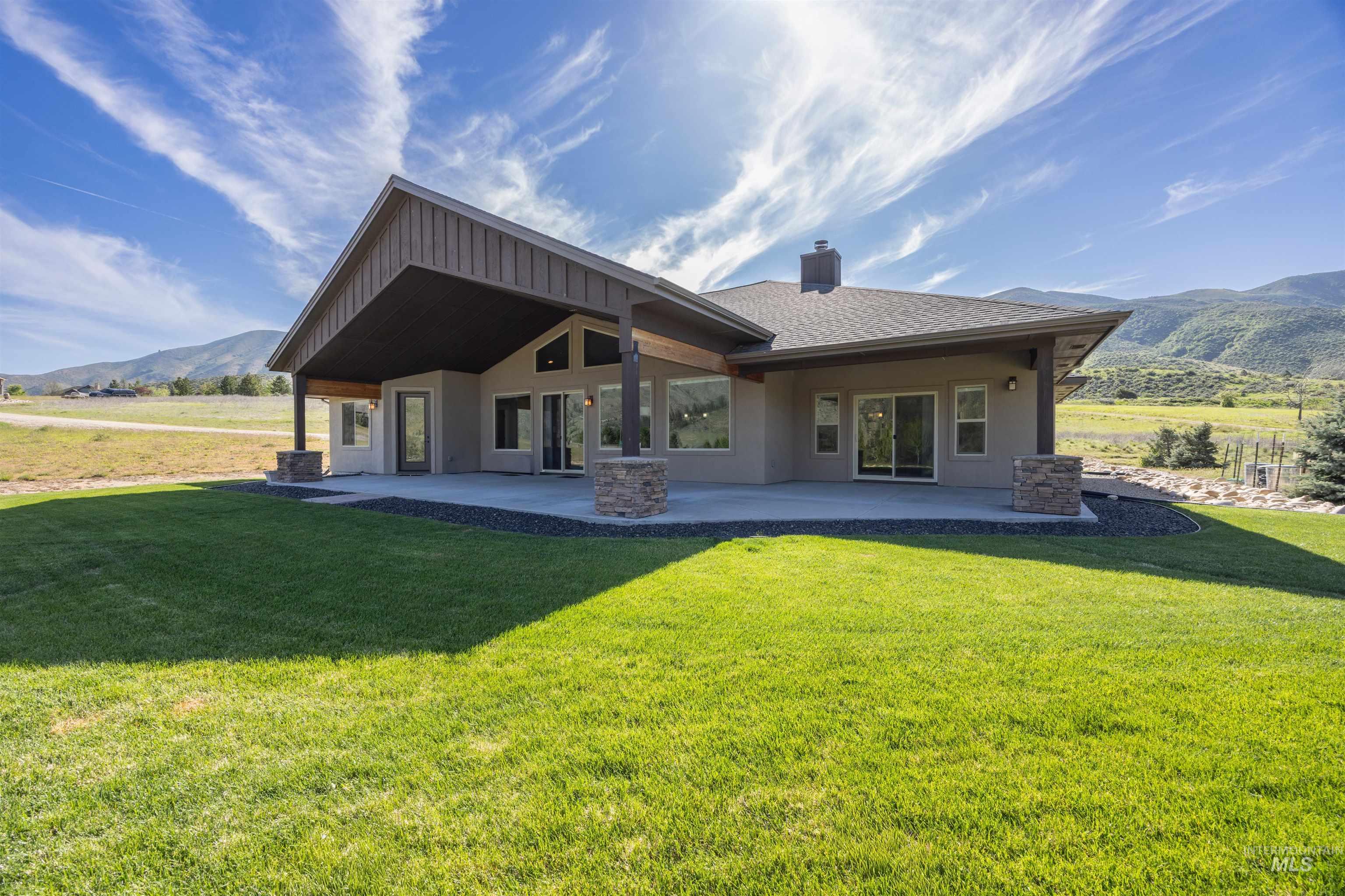 6 Rim Canyon Ln, Boise, Idaho 83716, 3 Bedrooms, 3 Bathrooms, Residential For Sale, Price $975,000,MLS 98985222