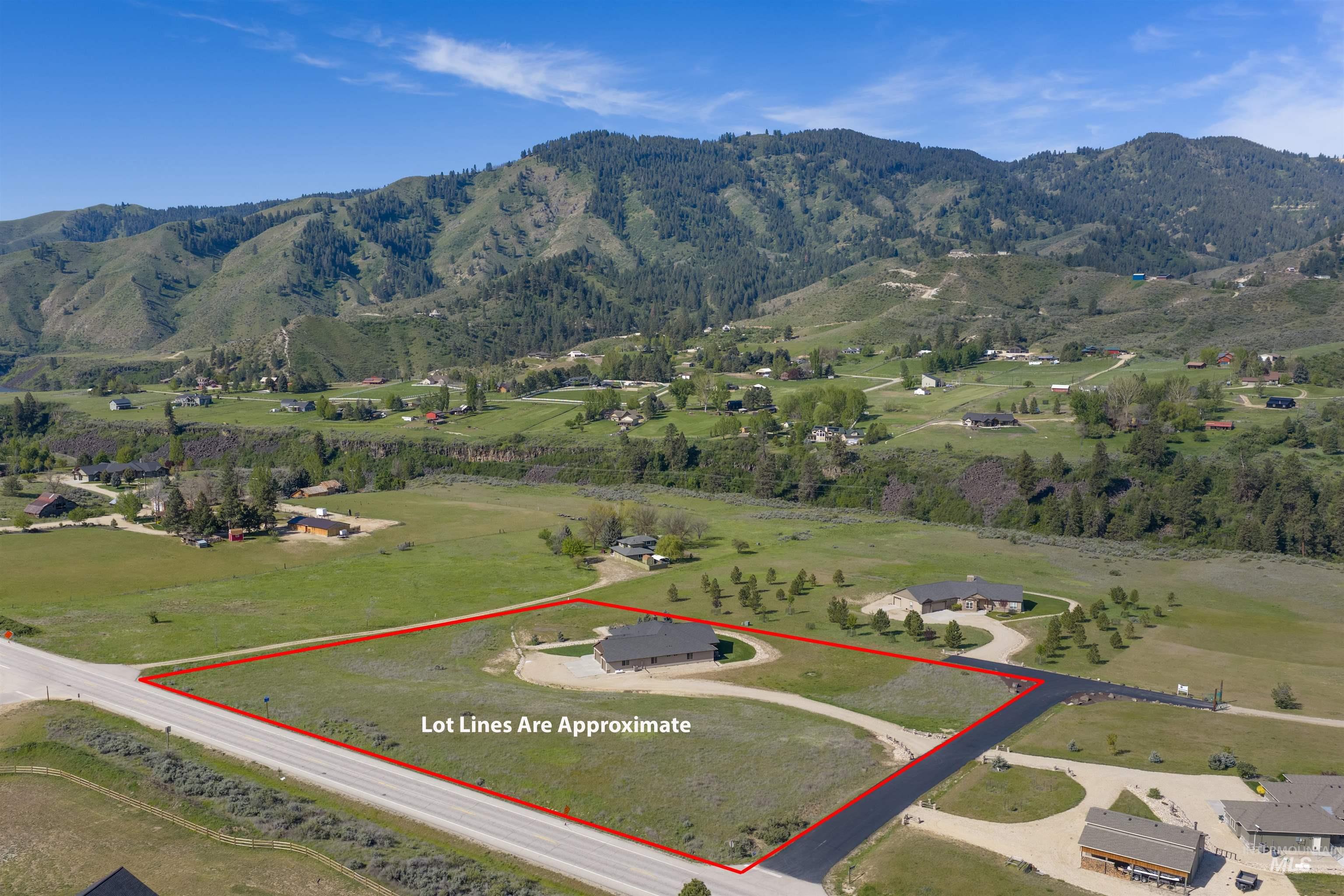 6 Rim Canyon Ln, Boise, Idaho 83716, 3 Bedrooms, 3 Bathrooms, Residential For Sale, Price $975,000,MLS 98985222