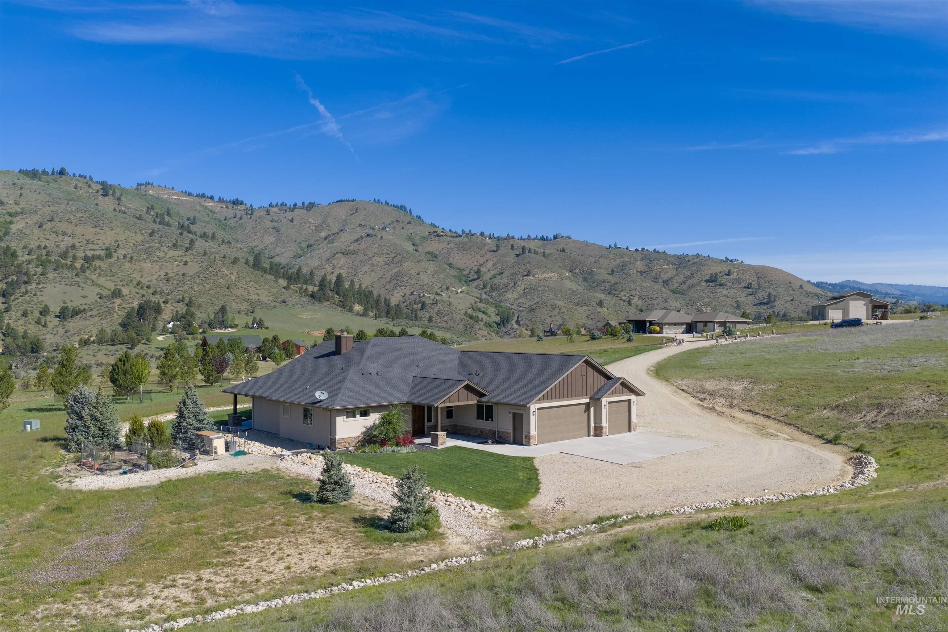 6 Rim Canyon Ln, Boise, Idaho 83716, 3 Bedrooms, 3 Bathrooms, Residential For Sale, Price $975,000,MLS 98985222