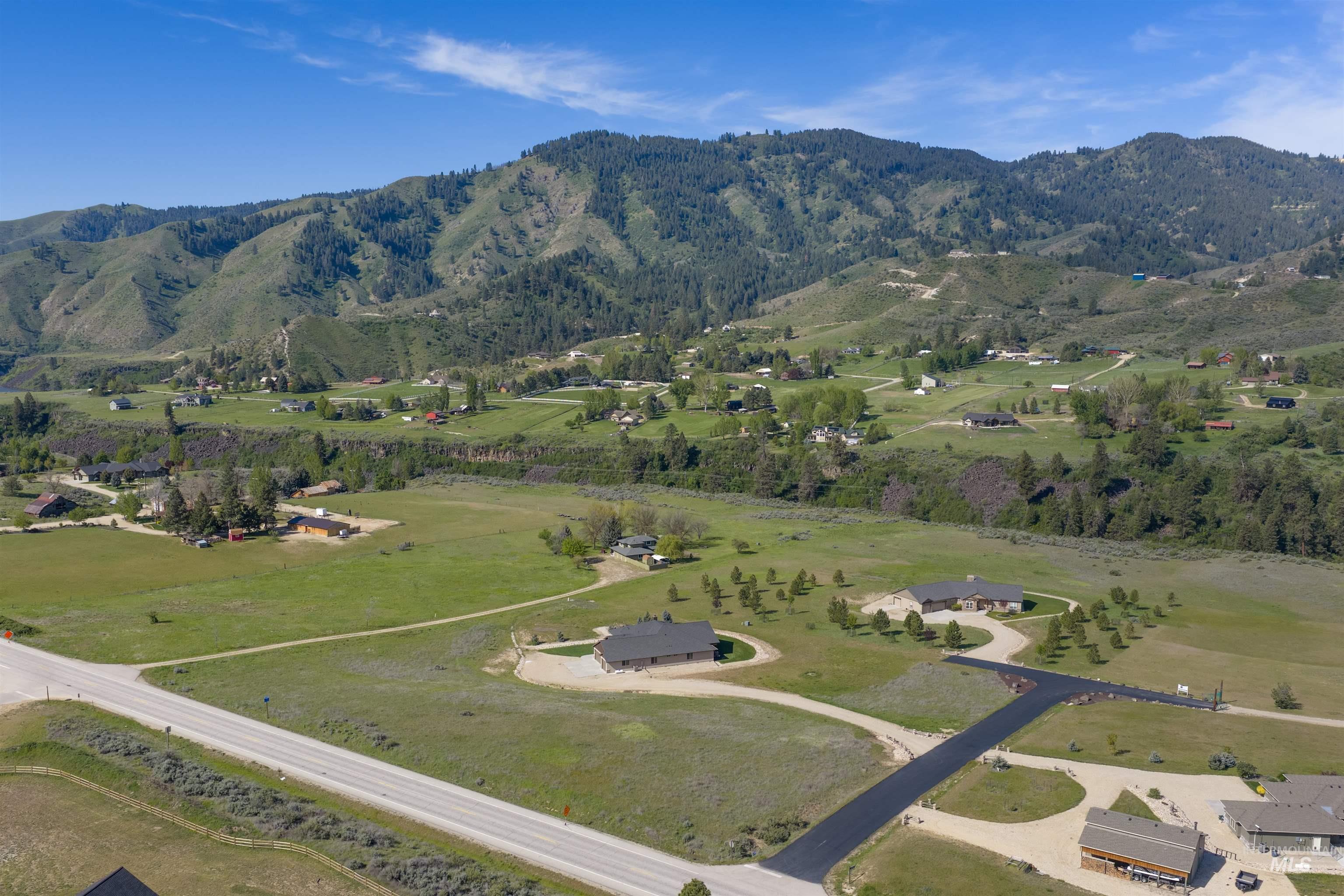6 Rim Canyon Ln, Boise, Idaho 83716, 3 Bedrooms, 3 Bathrooms, Residential For Sale, Price $975,000,MLS 98985222