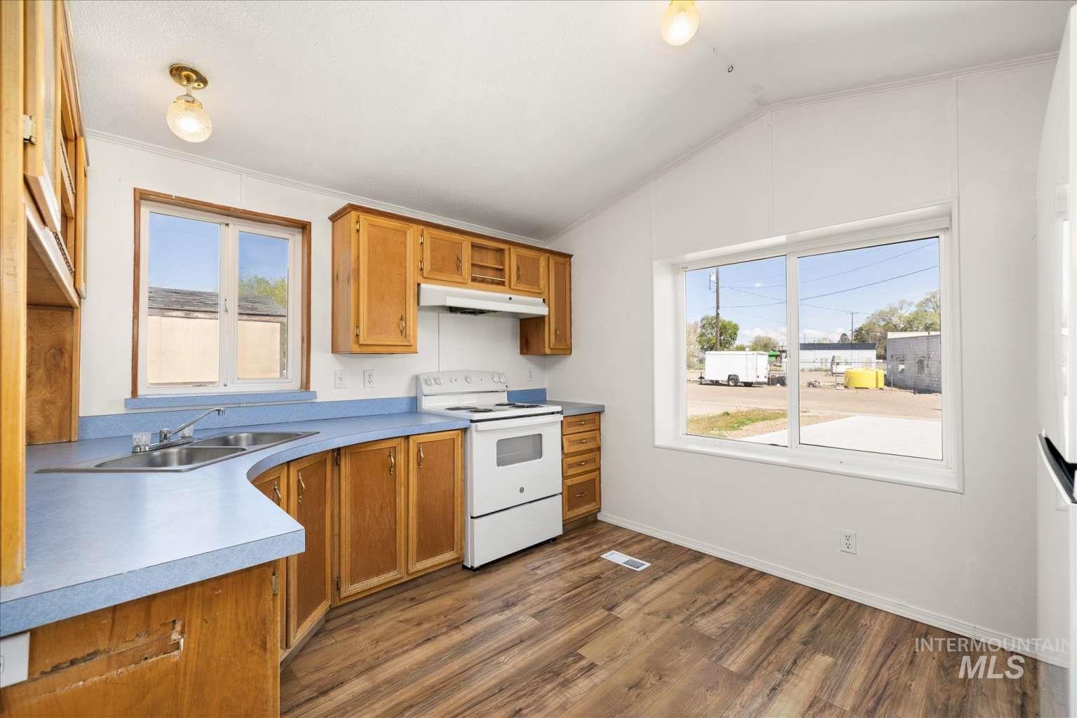 245 W 9Th, Mountain Home, Idaho 83647, 2 Bedrooms, 1 Bathroom, Residential For Sale, Price $48,000,MLS 98985224