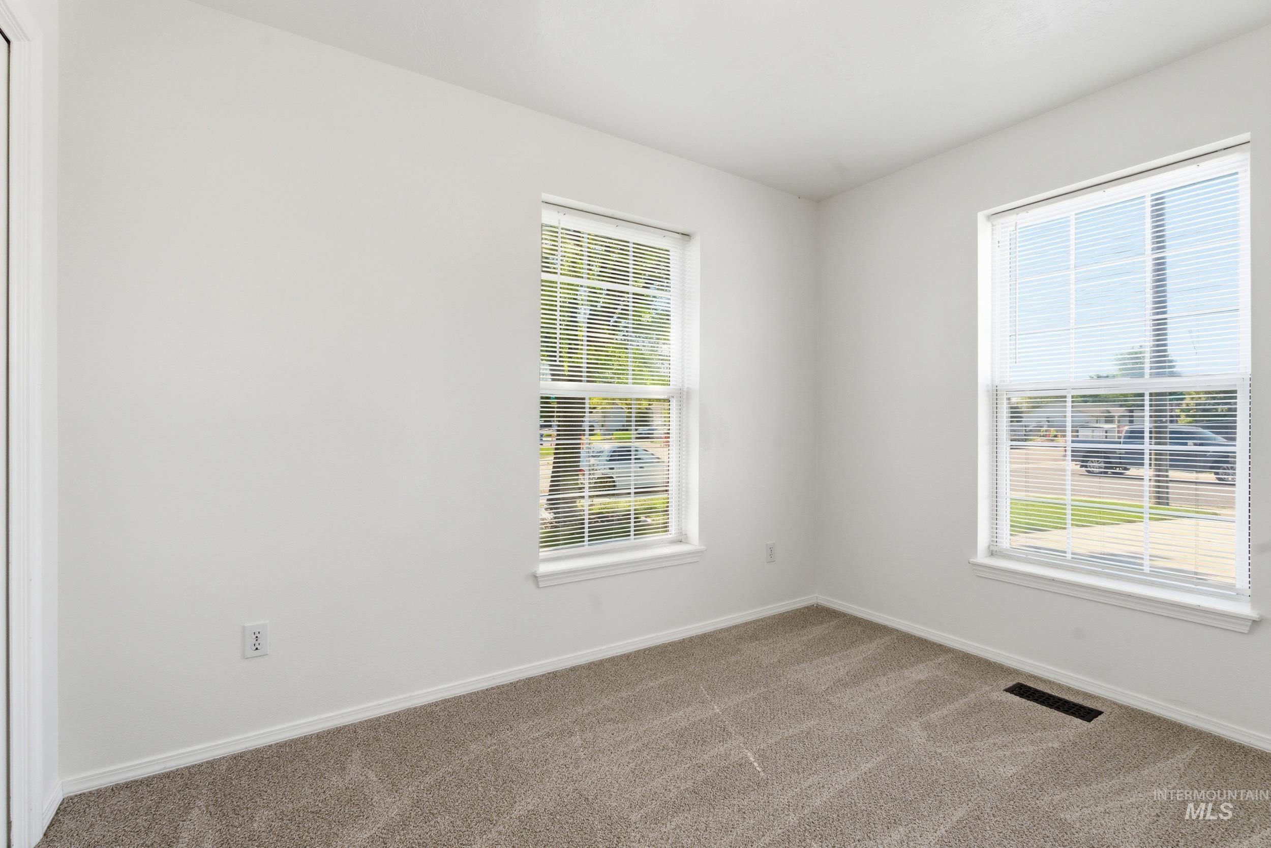 501 Knights Circle, Nampa, Idaho 83687, 3 Bedrooms, 2 Bathrooms, Residential For Sale, Price $380,000, 98985227