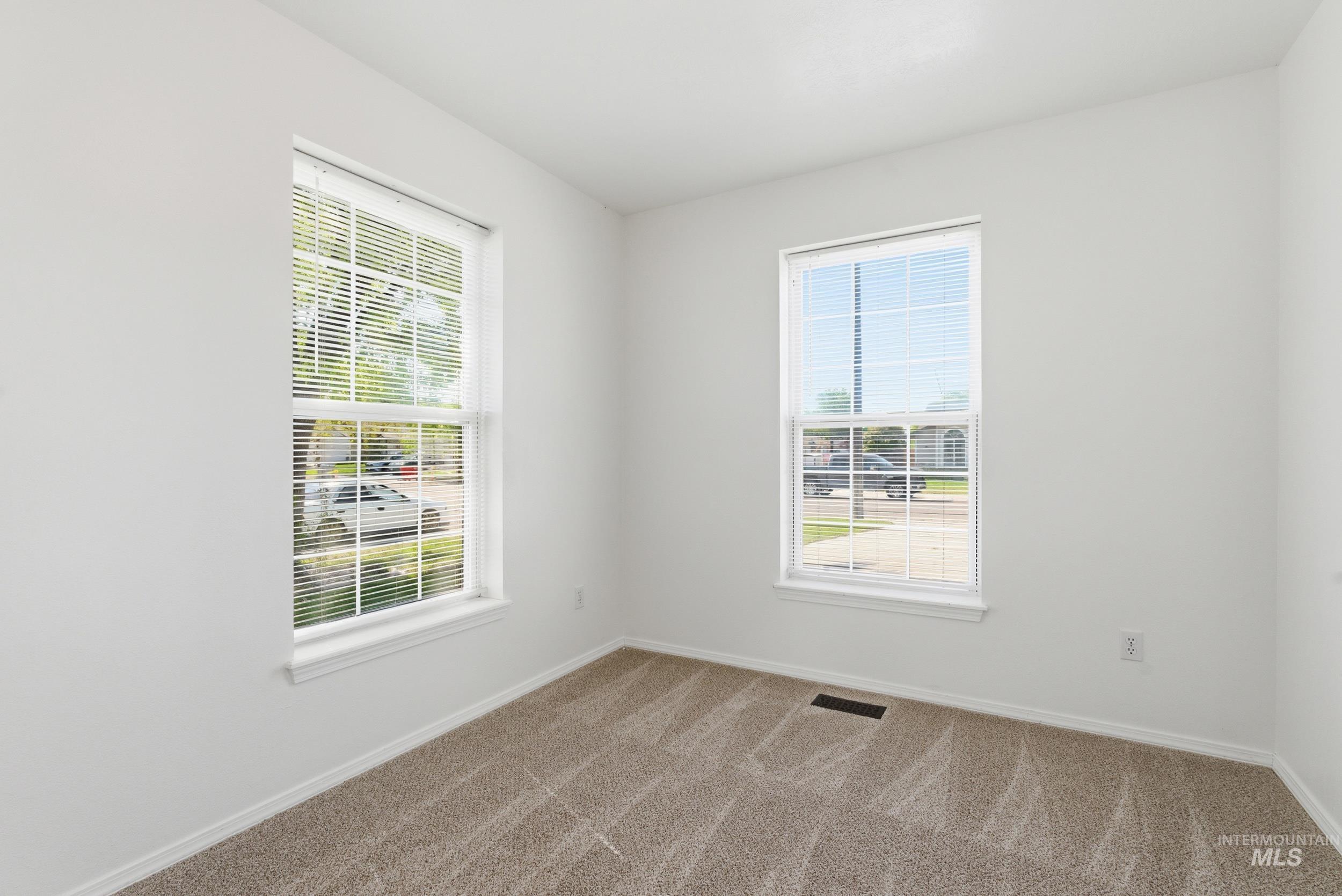 501 Knights Circle, Nampa, Idaho 83687, 3 Bedrooms, 2 Bathrooms, Residential For Sale, Price $380,000, 98985227