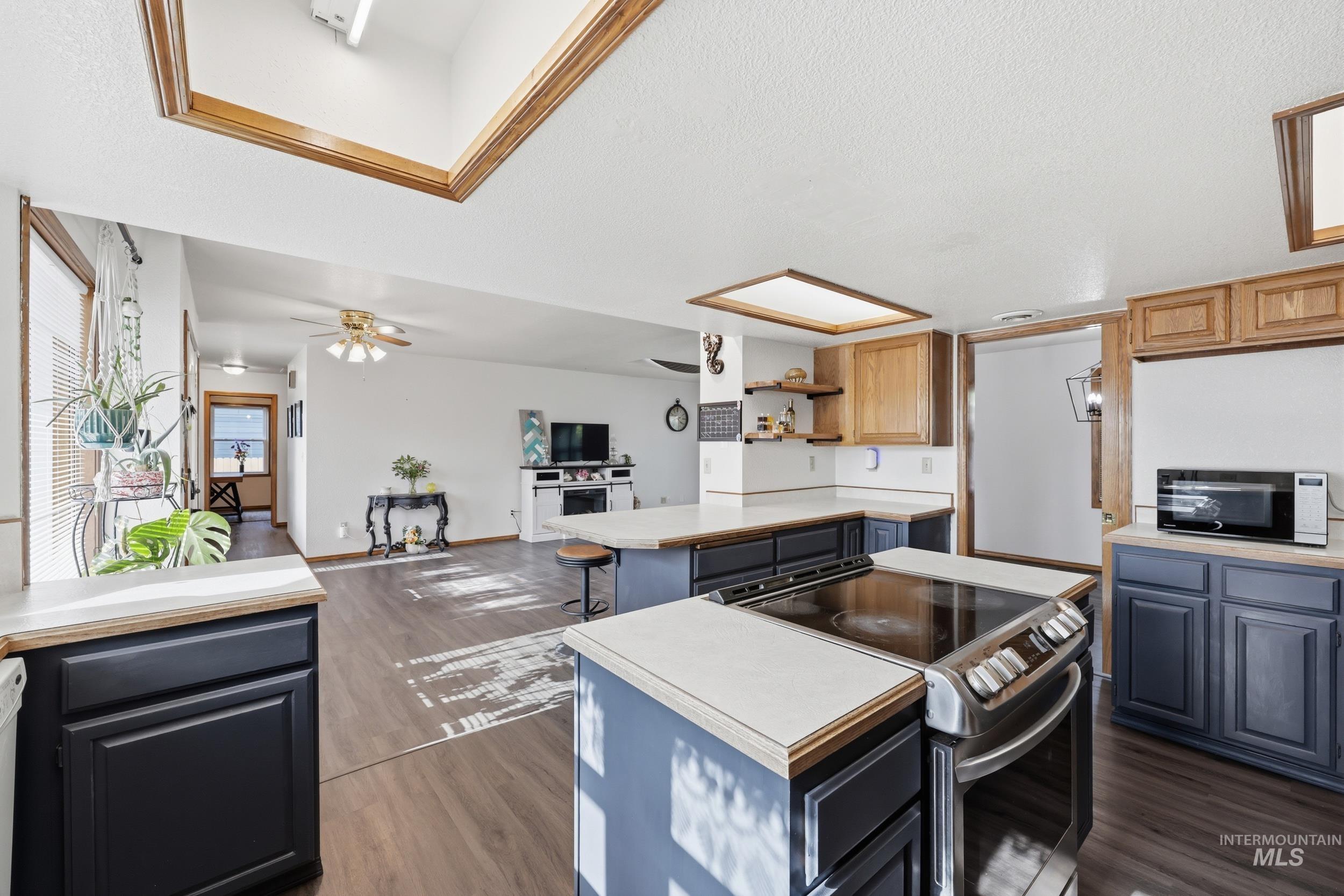 1825 N 6th E, Mountain Home, Idaho 83647, 3 Bedrooms, 2 Bathrooms, Residential For Sale, Price $400,000, 98985230