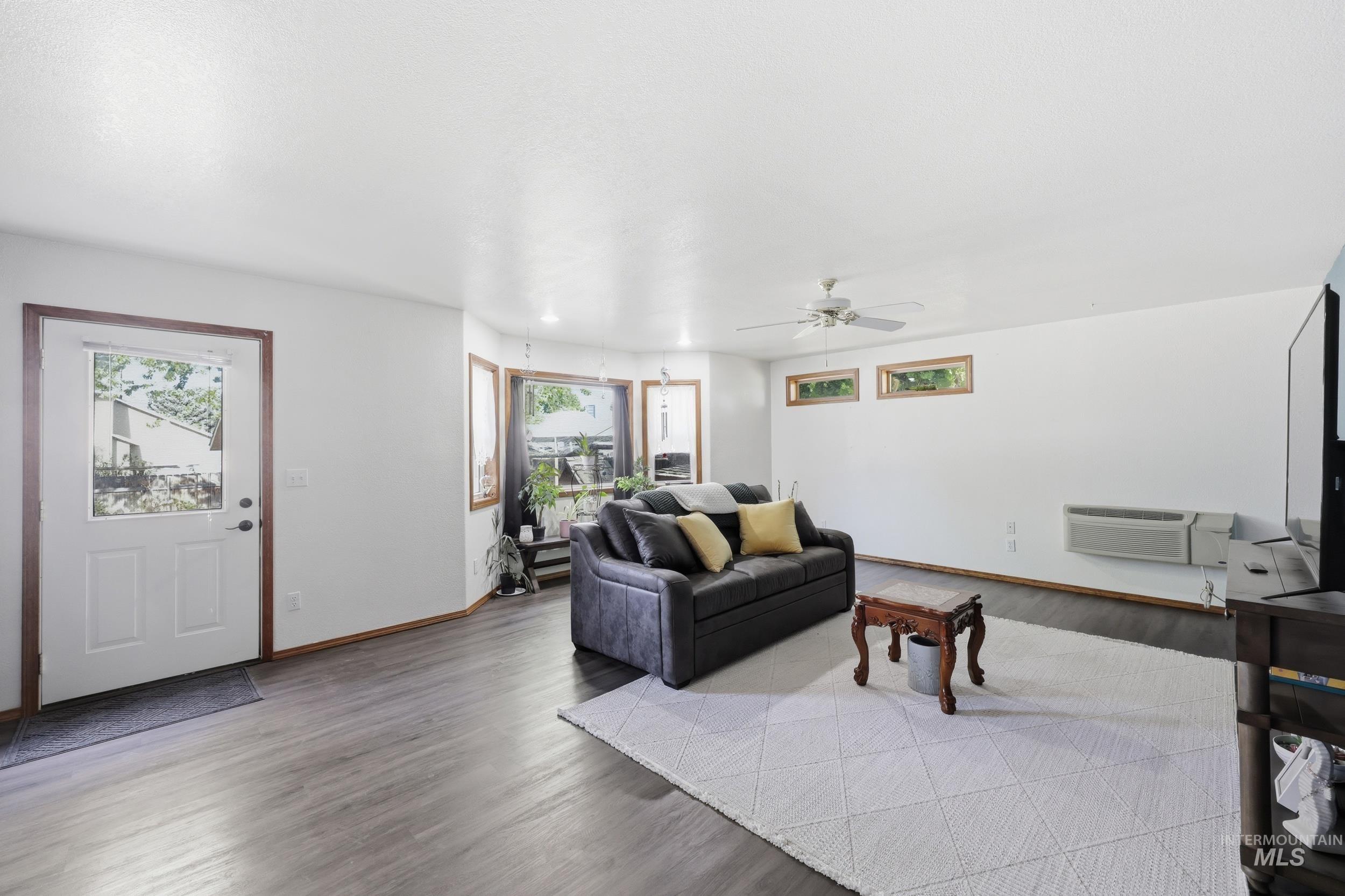 1825 N 6th E, Mountain Home, Idaho 83647, 3 Bedrooms, 2 Bathrooms, Residential For Sale, Price $400,000, 98985230