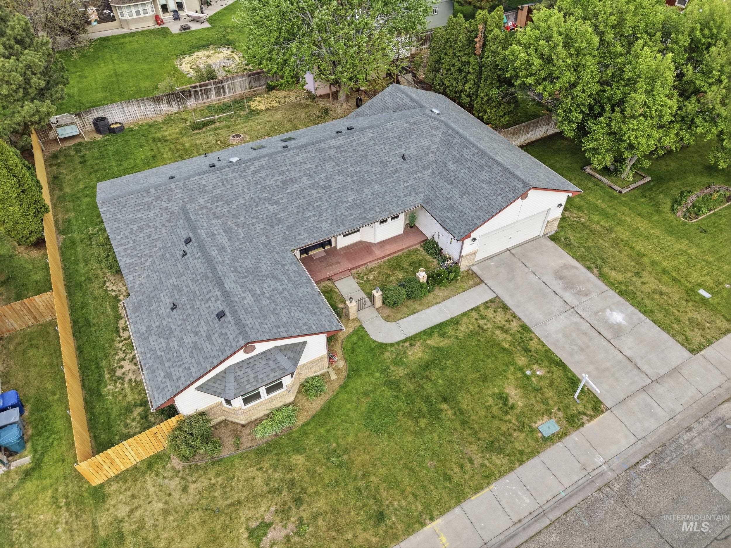 1825 N 6th E, Mountain Home, Idaho 83647, 3 Bedrooms, 2 Bathrooms, Residential For Sale, Price $400,000, 98985230