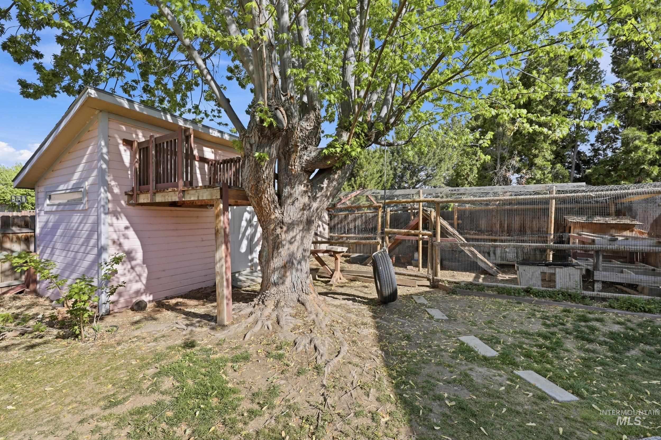 1825 N 6th E, Mountain Home, Idaho 83647, 3 Bedrooms, 2 Bathrooms, Residential For Sale, Price $400,000, 98985230