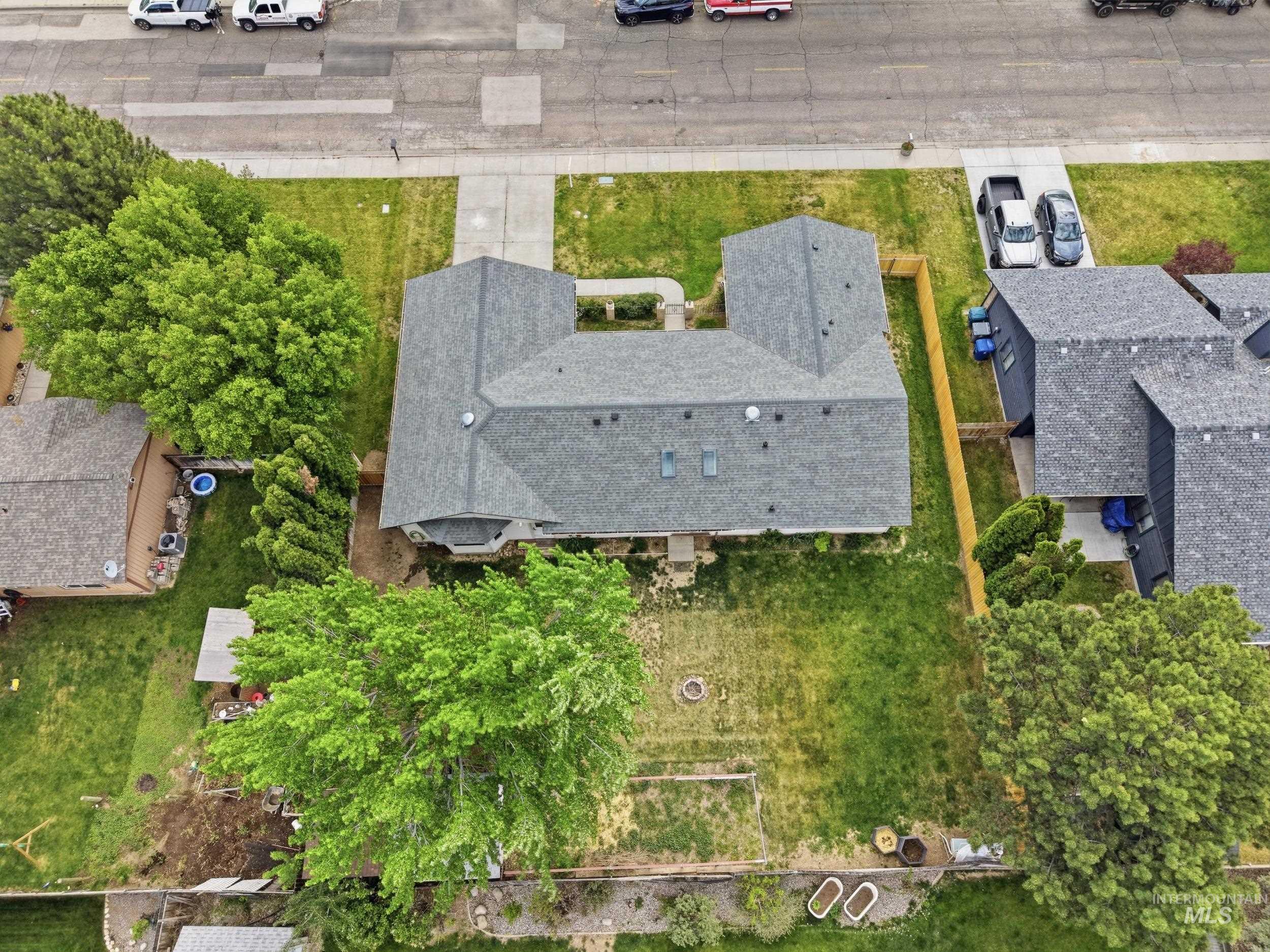 1825 N 6th E, Mountain Home, Idaho 83647, 3 Bedrooms, 2 Bathrooms, Residential For Sale, Price $400,000, 98985230