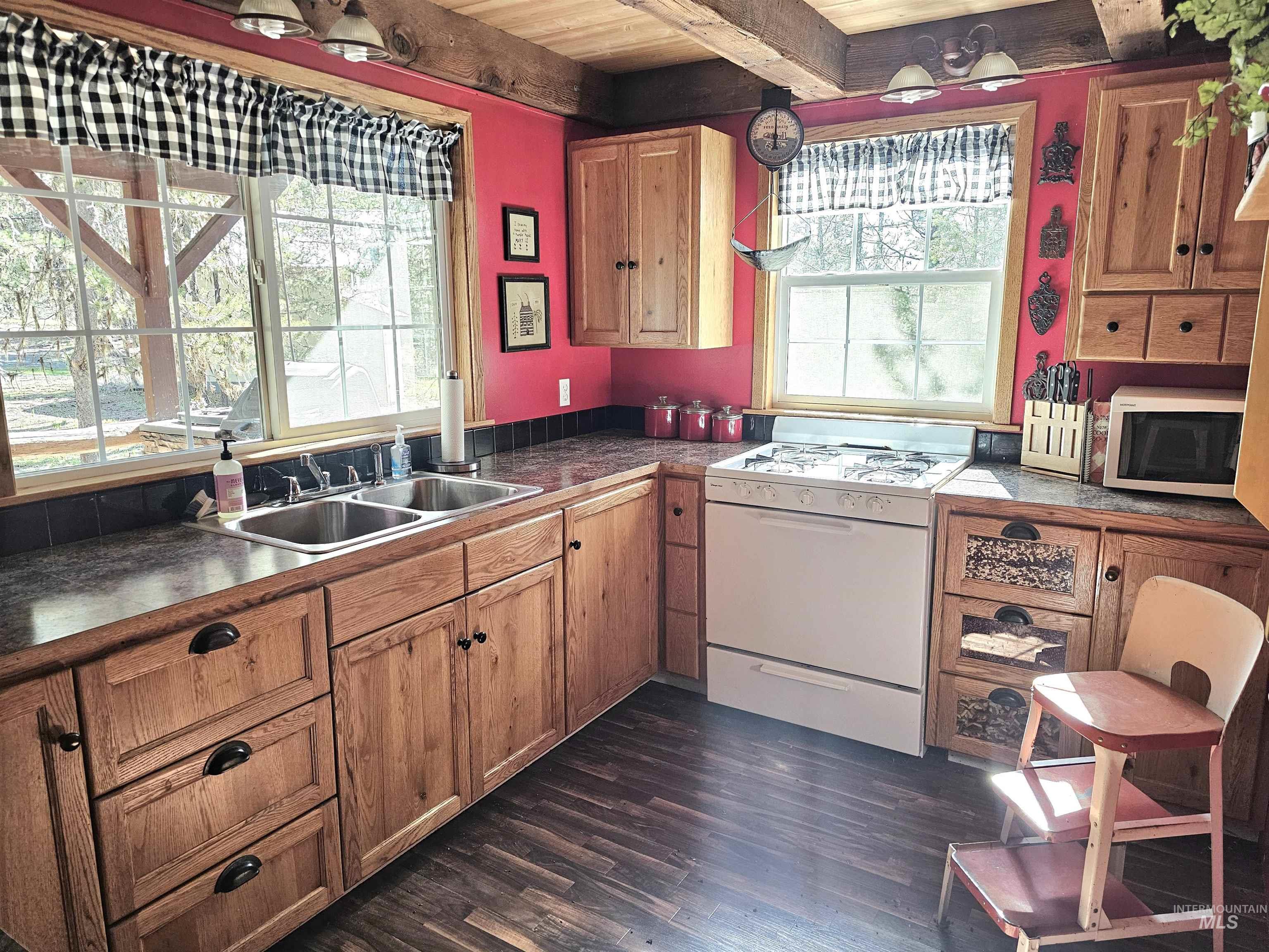 22584 Meadows Lane, Winchester, Idaho 83555, 3 Bedrooms, 1 Bathroom, Residential For Sale, Price $285,000,MLS 98985238