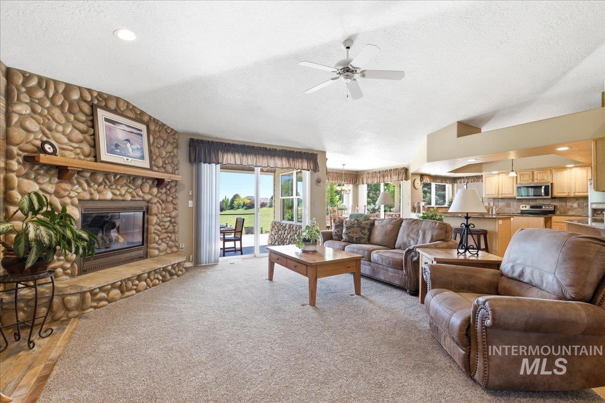 9547 W Golden View Dr, Star, Idaho 83669, 4 Bedrooms, 2.5 Bathrooms, Residential For Sale, Price $999,900,MLS 98985242