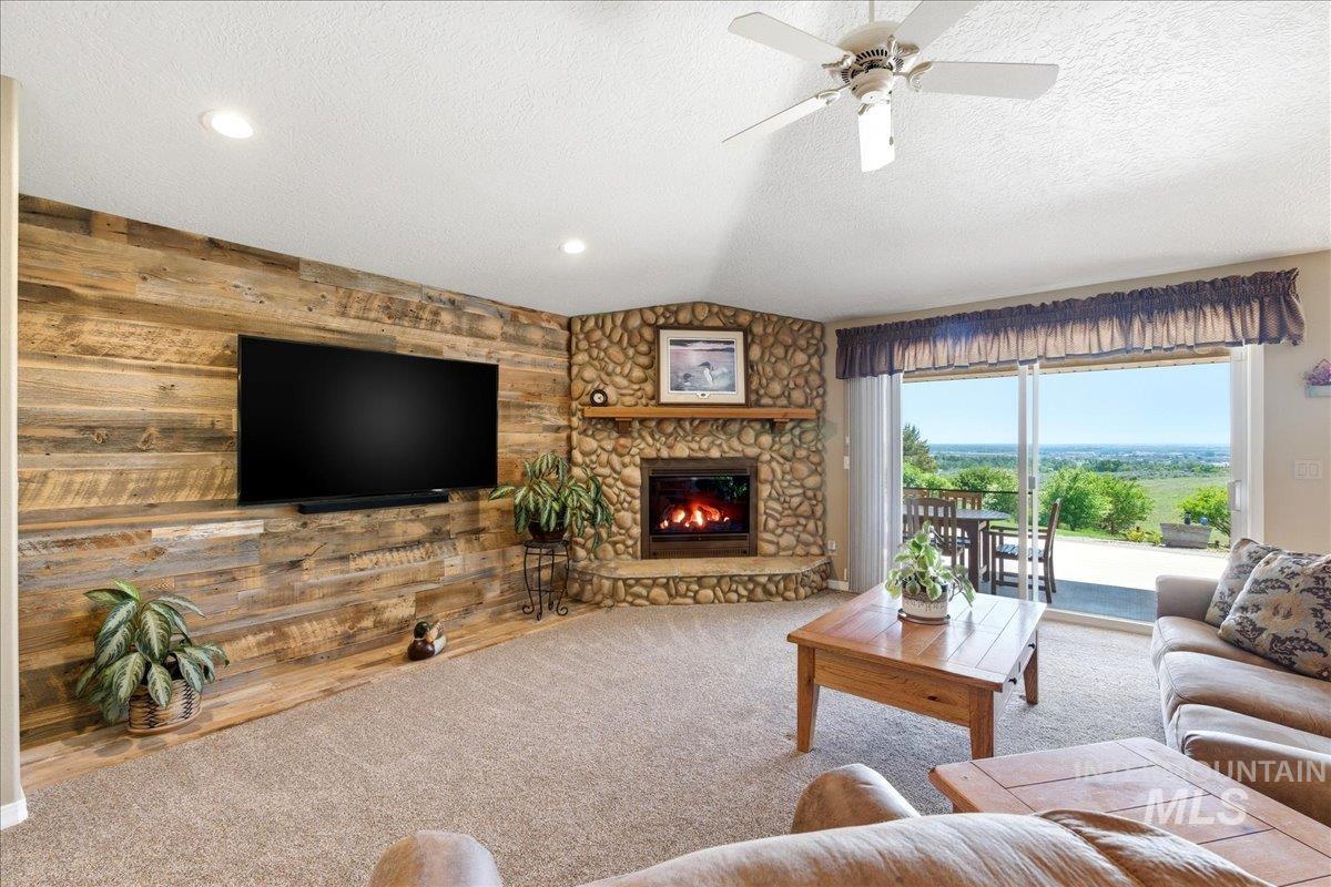 9547 W Golden View Dr, Star, Idaho 83669, 4 Bedrooms, 2.5 Bathrooms, Residential For Sale, Price $999,900,MLS 98985242