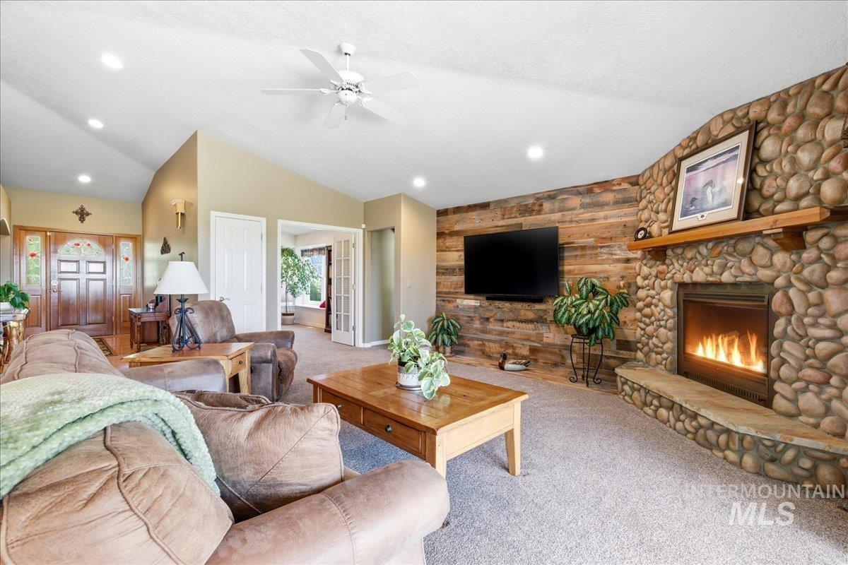 9547 W Golden View Dr, Star, Idaho 83669, 4 Bedrooms, 2.5 Bathrooms, Residential For Sale, Price $999,900,MLS 98985242