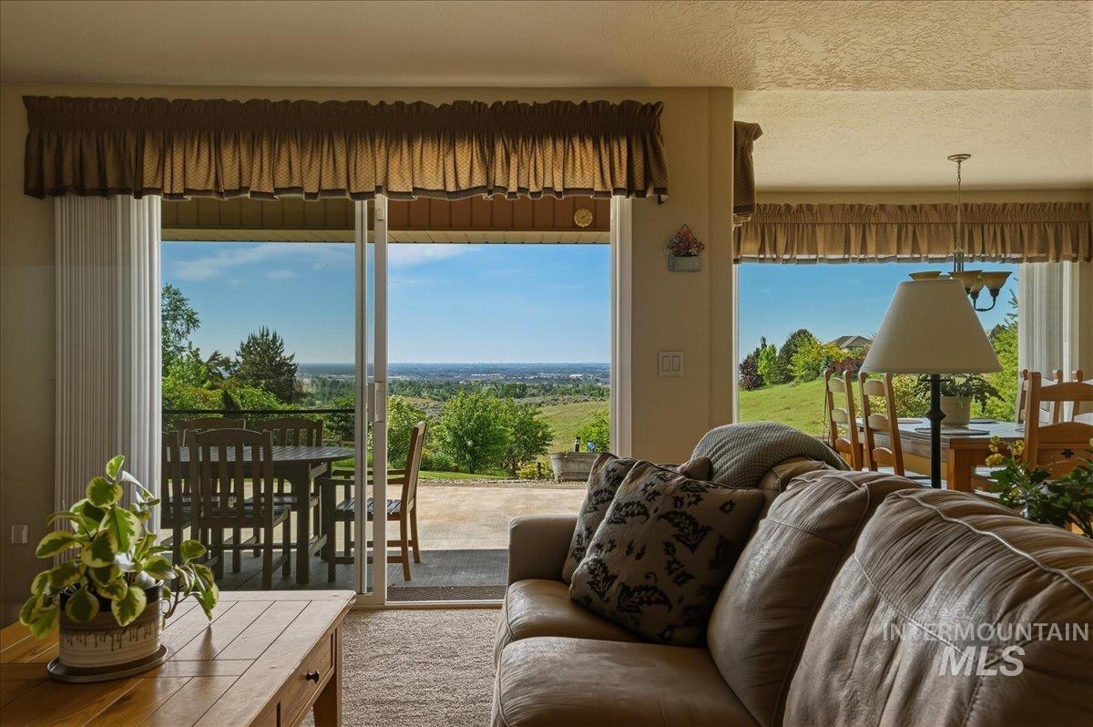 9547 W Golden View Dr, Star, Idaho 83669, 4 Bedrooms, 2.5 Bathrooms, Residential For Sale, Price $999,900, 98985242