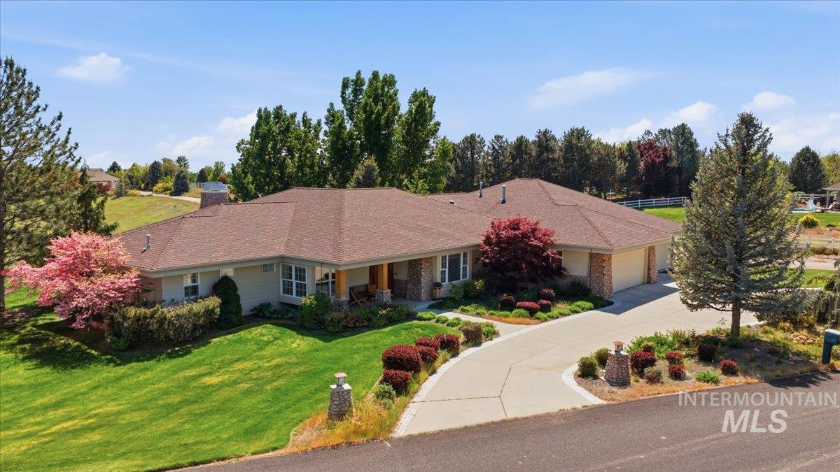 9547 W Golden View Dr, Star, Idaho 83669, 4 Bedrooms, 2.5 Bathrooms, Residential For Sale, Price $999,900,MLS 98985242
