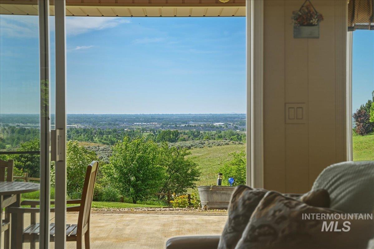 9547 W Golden View Dr, Star, Idaho 83669, 4 Bedrooms, 2.5 Bathrooms, Residential For Sale, Price $999,900, 98985242