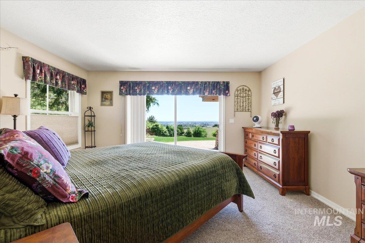 9547 W Golden View Dr, Star, Idaho 83669, 4 Bedrooms, 2.5 Bathrooms, Residential For Sale, Price $999,900,MLS 98985242