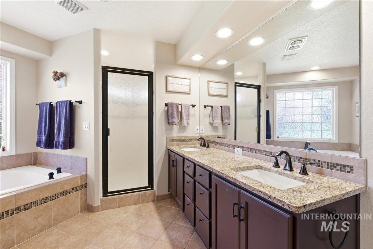 9547 W Golden View Dr, Star, Idaho 83669, 4 Bedrooms, 2.5 Bathrooms, Residential For Sale, Price $999,900, 98985242