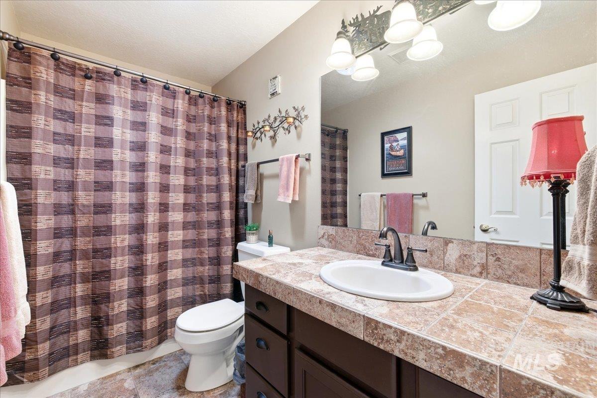 9547 W Golden View Dr, Star, Idaho 83669, 4 Bedrooms, 2.5 Bathrooms, Residential For Sale, Price $999,900, 98985242