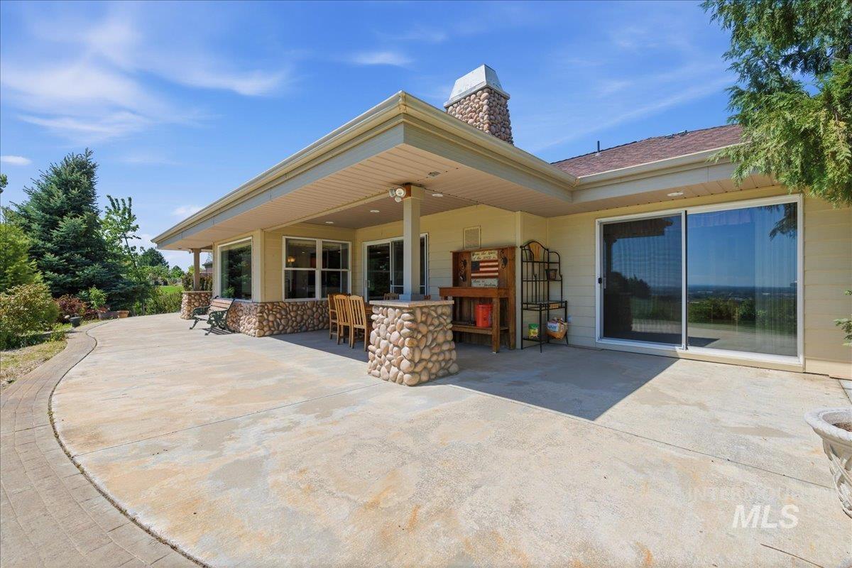 9547 W Golden View Dr, Star, Idaho 83669, 4 Bedrooms, 2.5 Bathrooms, Residential For Sale, Price $999,900,MLS 98985242