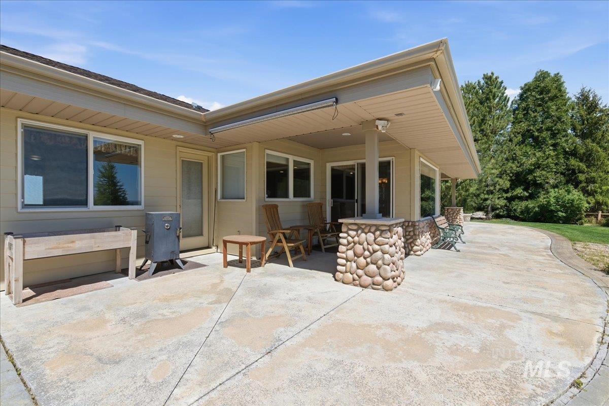 9547 W Golden View Dr, Star, Idaho 83669, 4 Bedrooms, 2.5 Bathrooms, Residential For Sale, Price $999,900,MLS 98985242