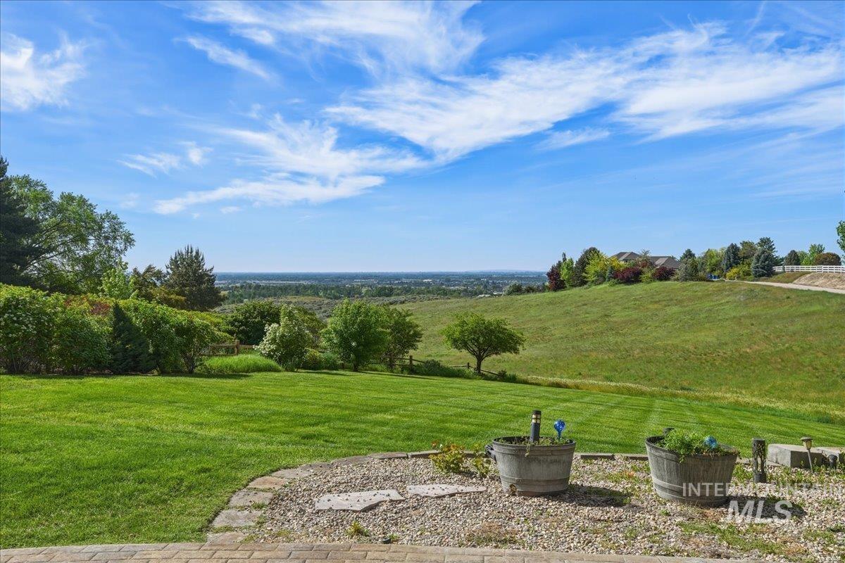 9547 W Golden View Dr, Star, Idaho 83669, 4 Bedrooms, 2.5 Bathrooms, Residential For Sale, Price $999,900, 98985242