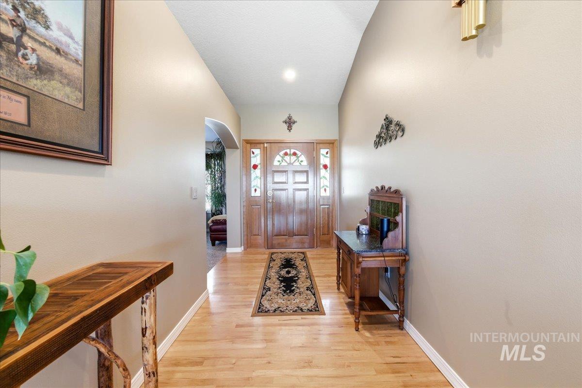 9547 W Golden View Dr, Star, Idaho 83669, 4 Bedrooms, 2.5 Bathrooms, Residential For Sale, Price $999,900,MLS 98985242