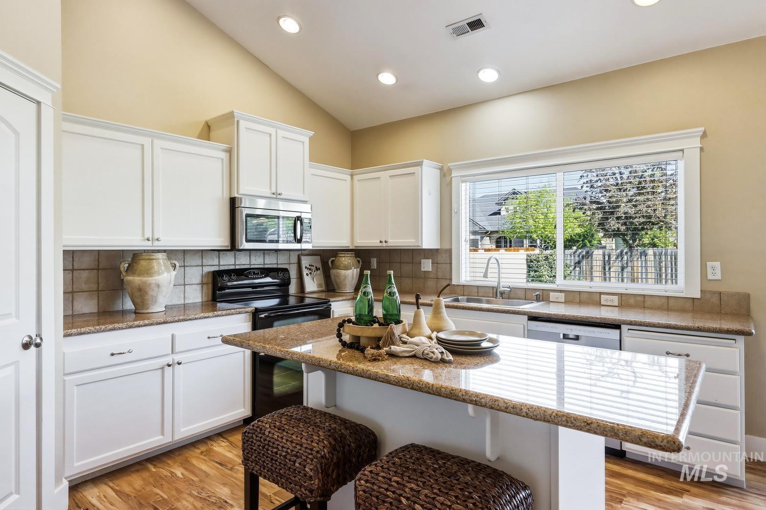 3078 E Shadowview, Eagle, Idaho 83616, 4 Bedrooms, 2.5 Bathrooms, Residential For Sale, Price $649,900, 98985244